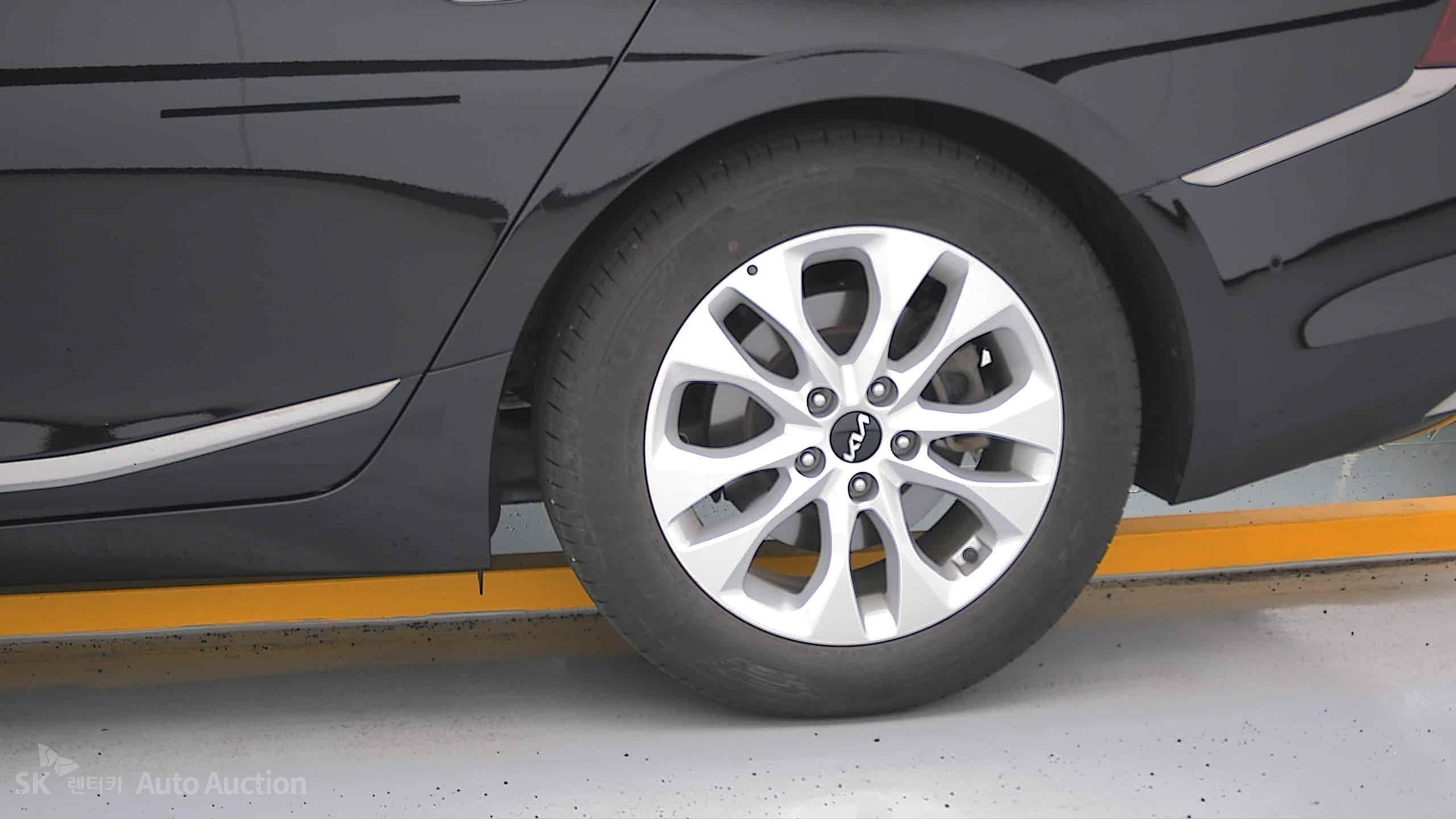 2023 - kia k8