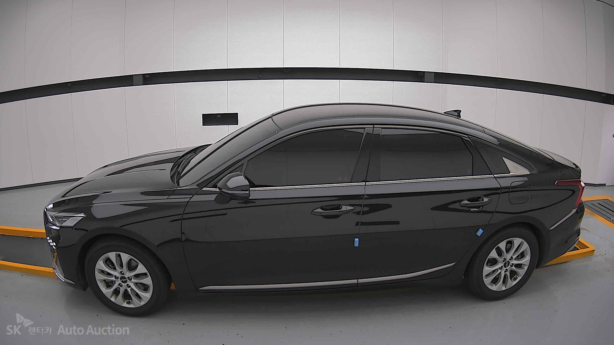 2023 - kia k8