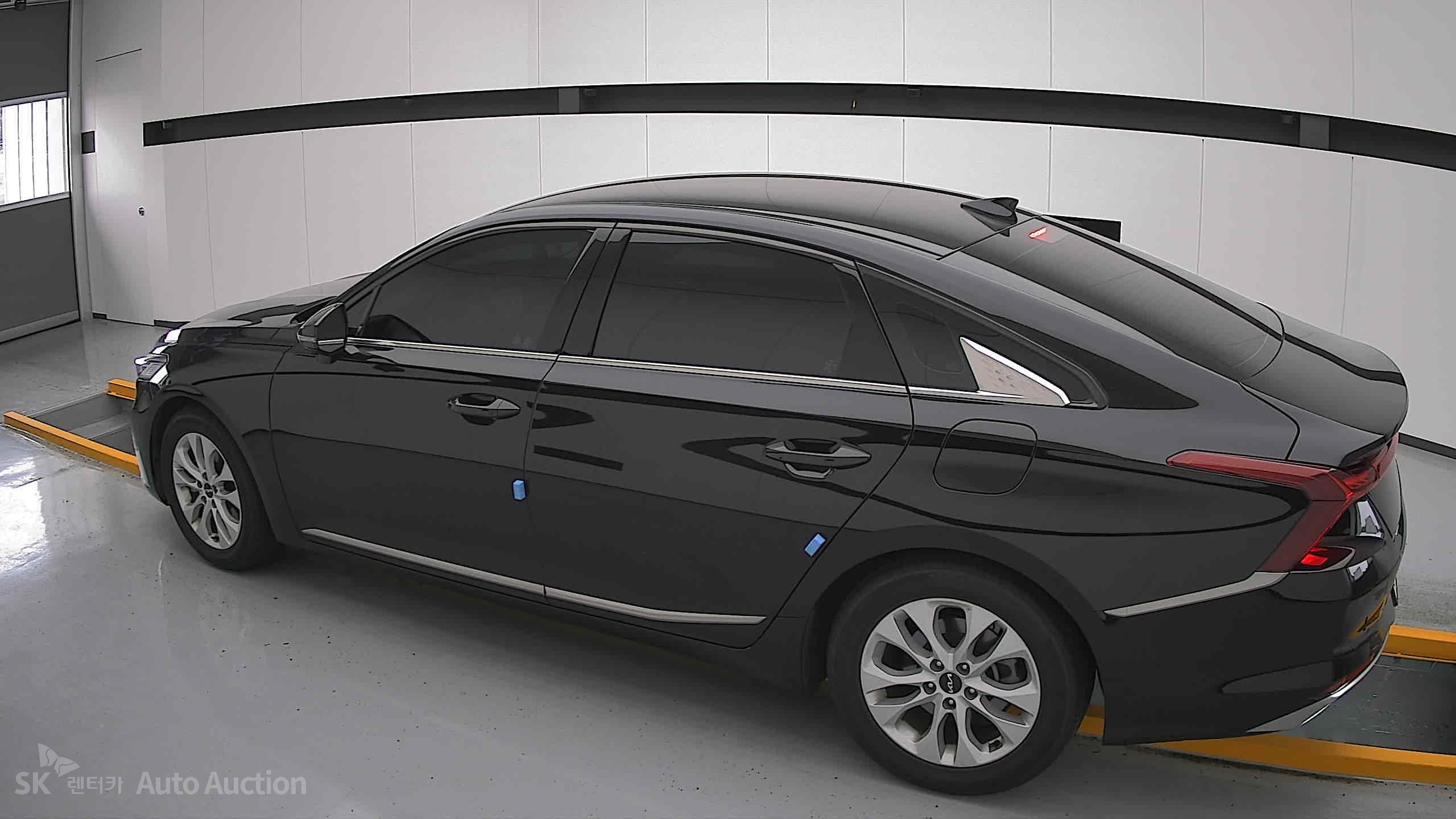 2023 - kia k8