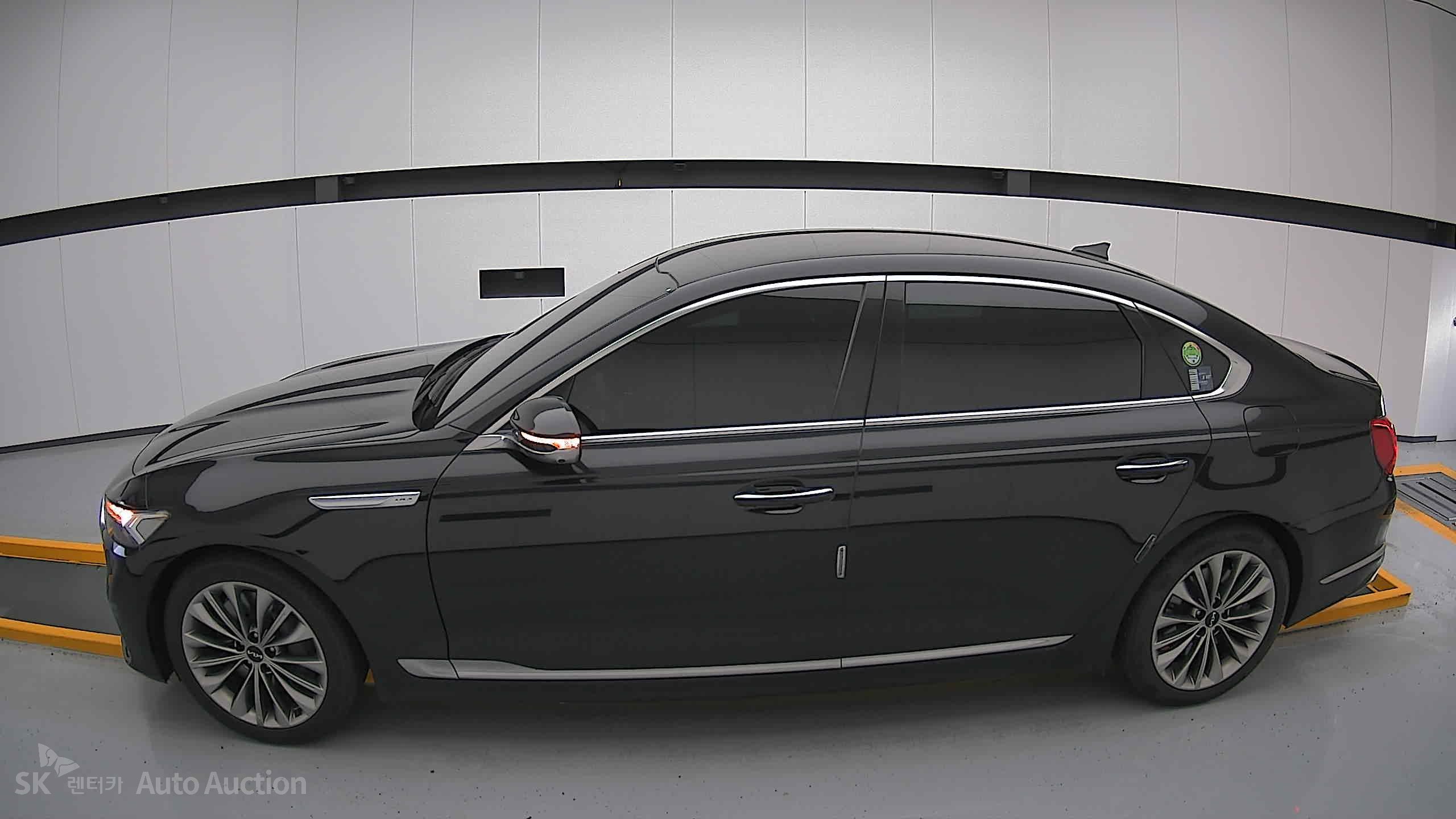2022 - kia k9