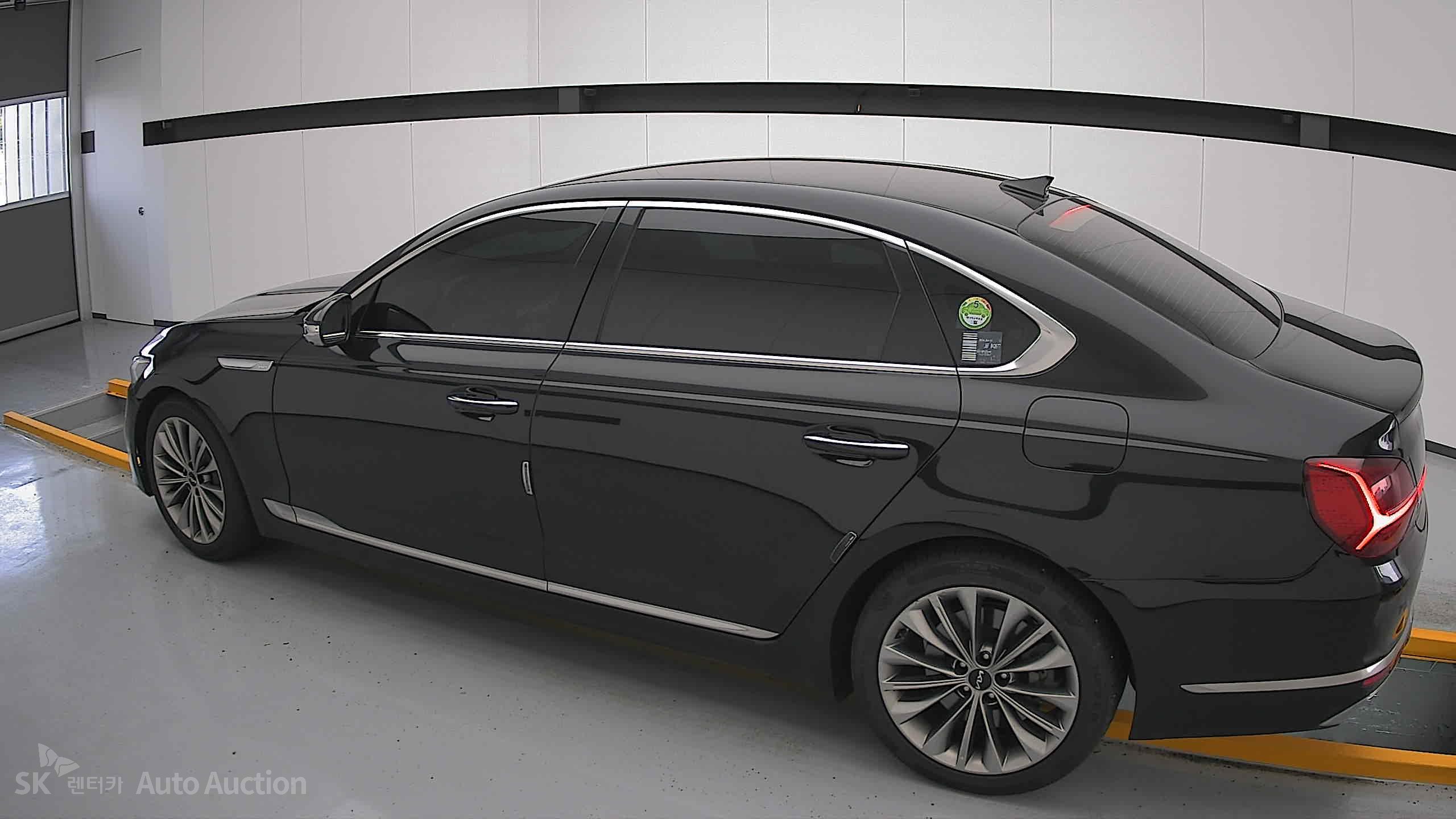 2022 - kia k9