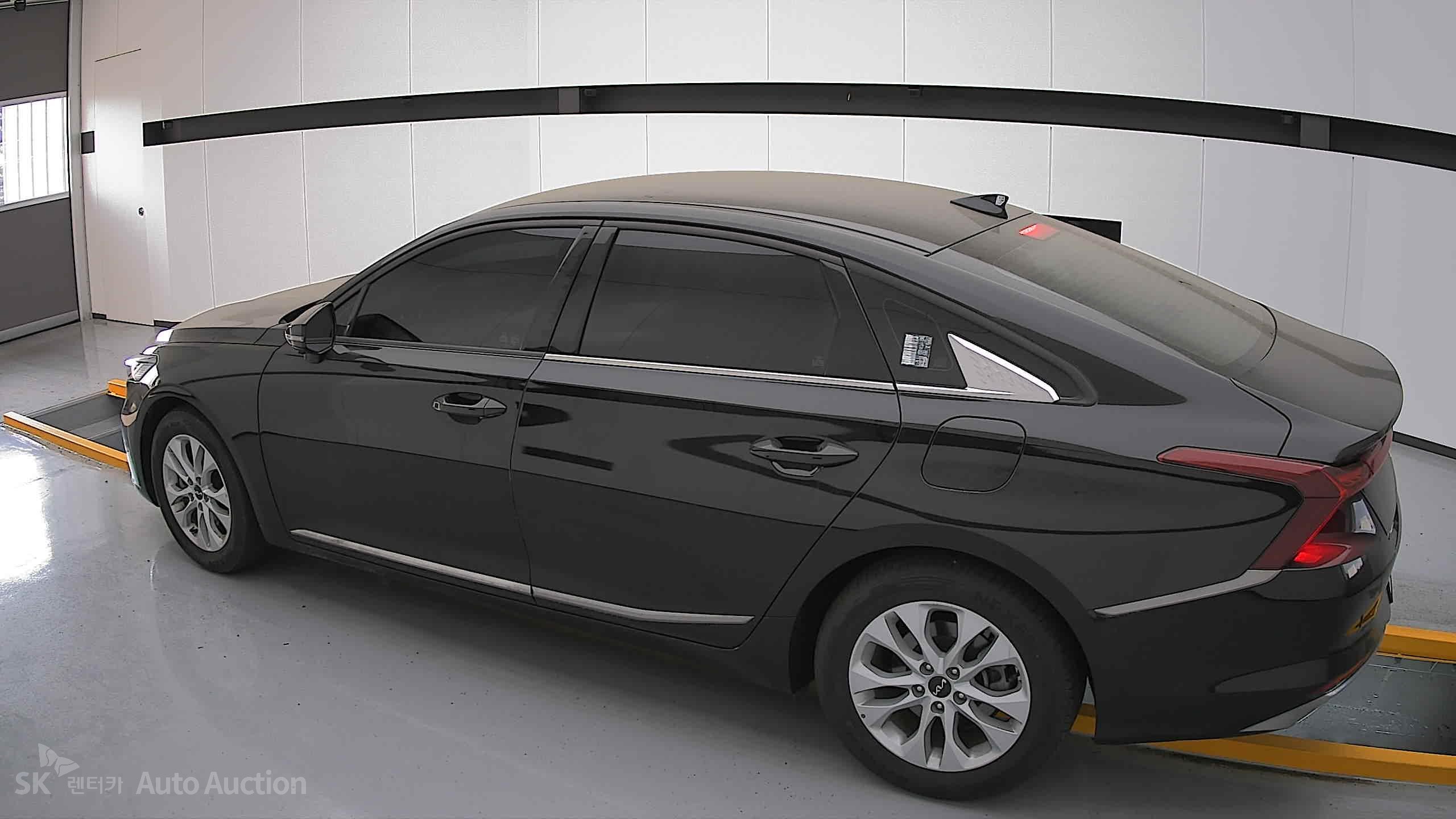 2022 - kia k8
