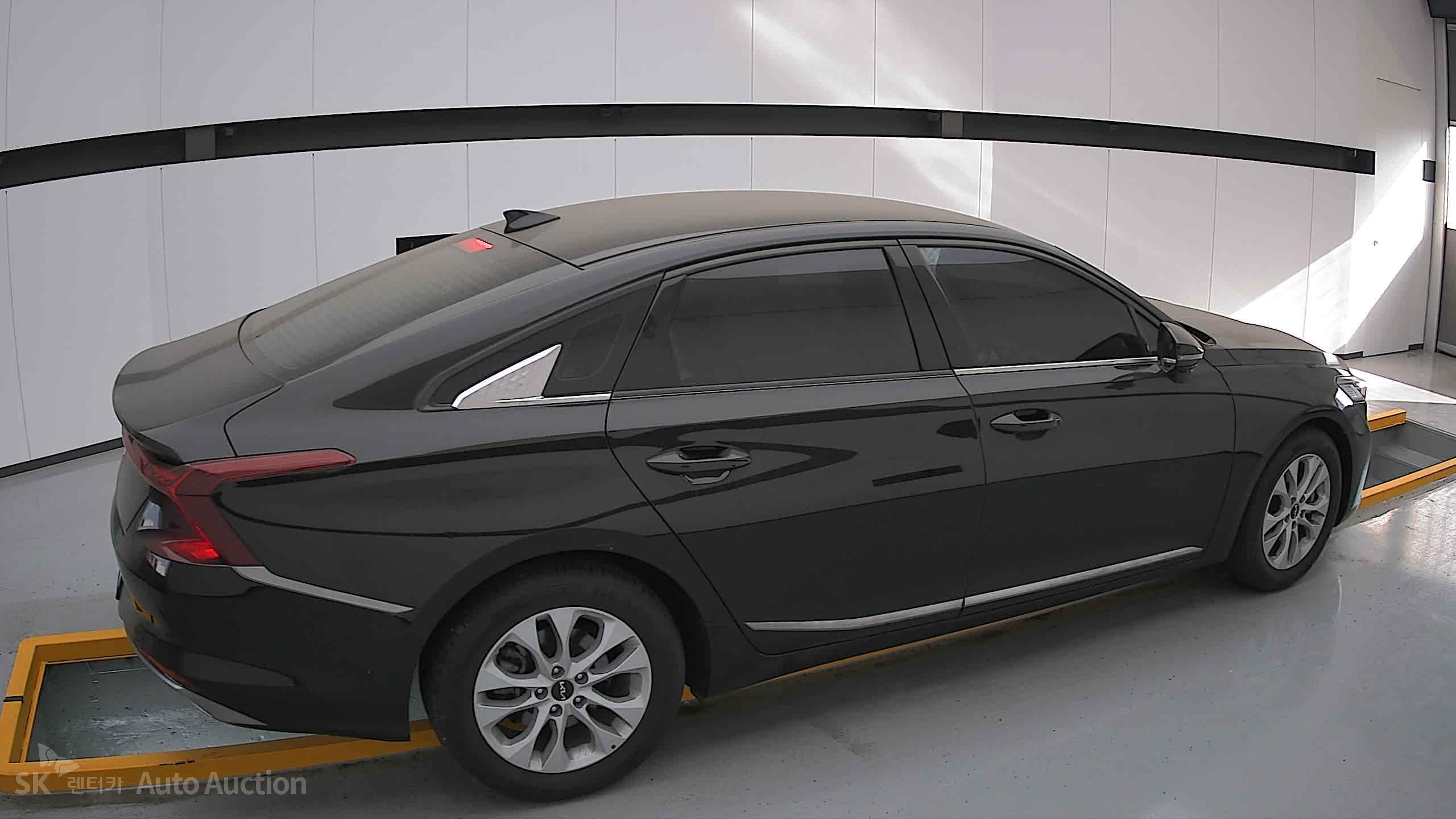 2022 - kia k8