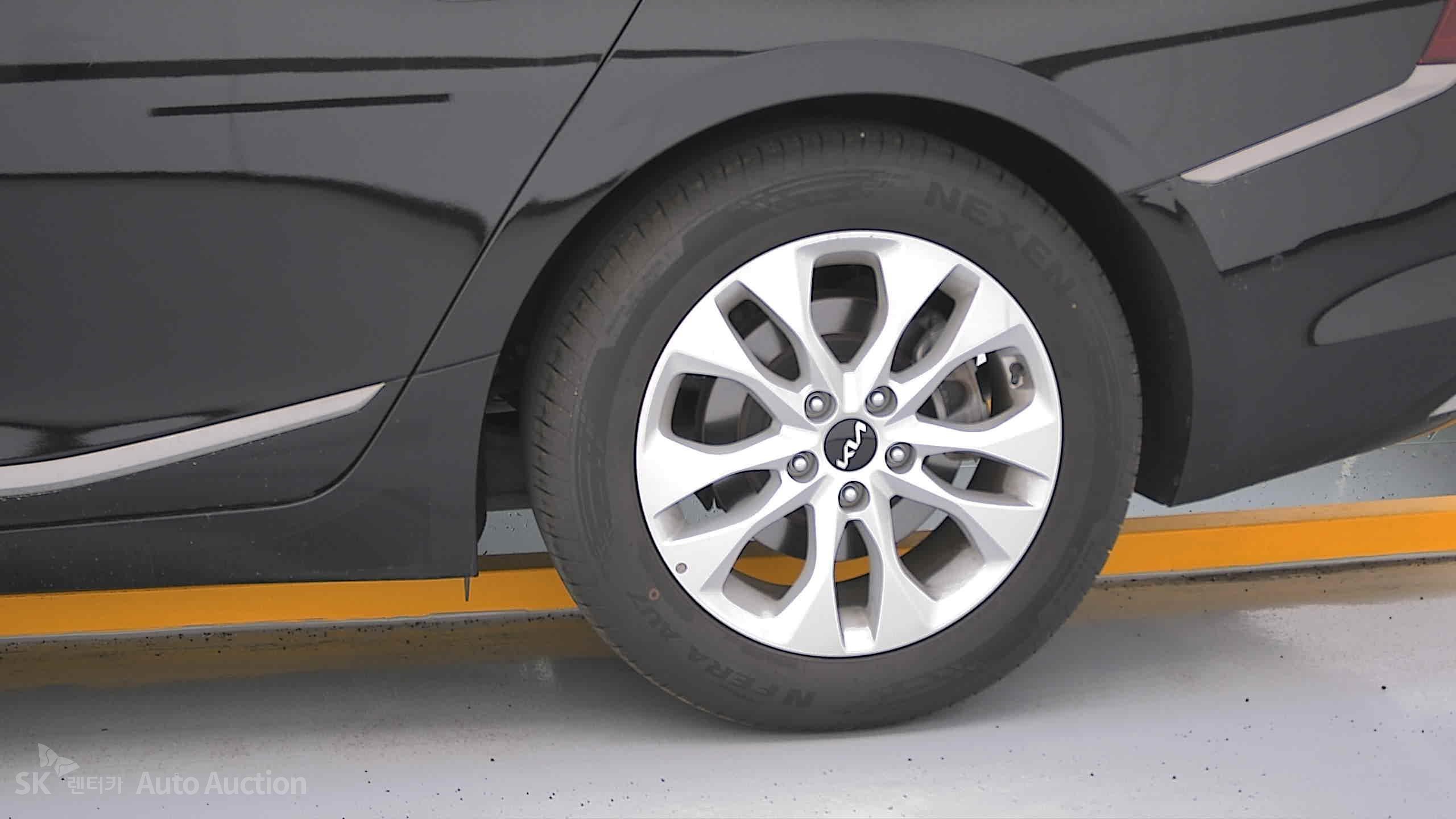 2022 - kia k8