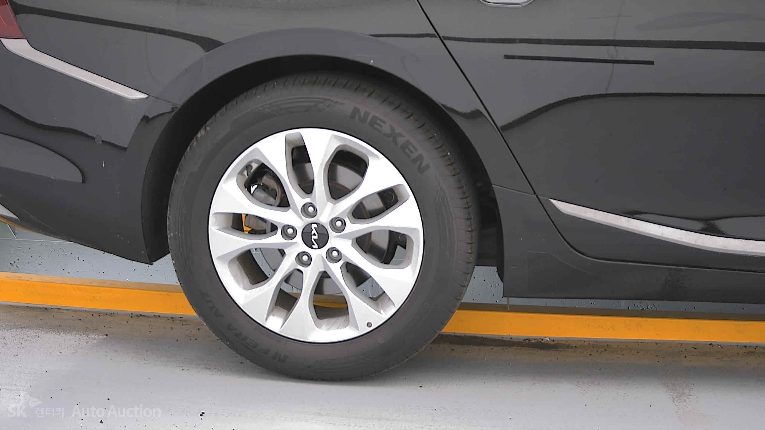 2022 - kia k8