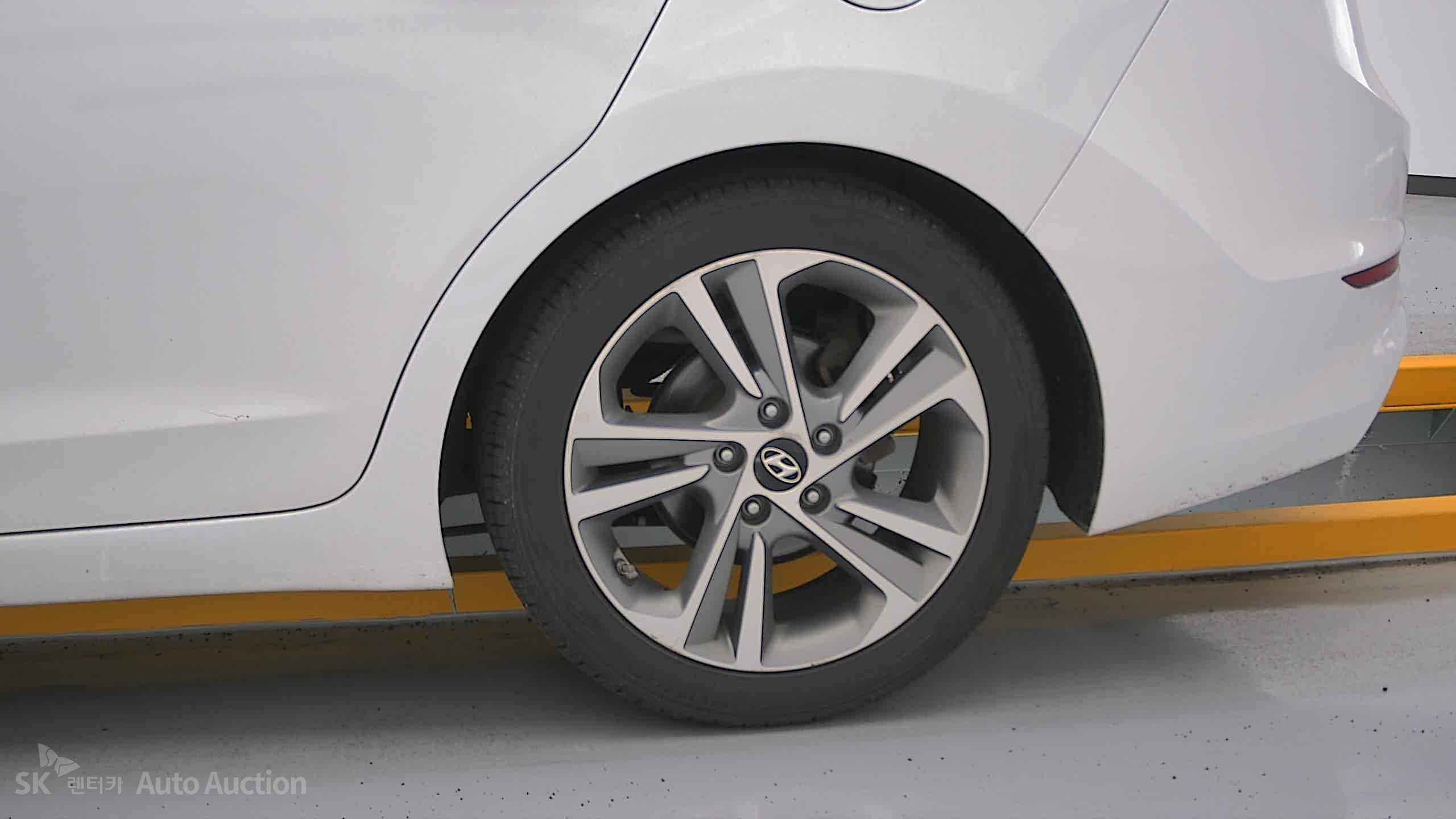 2017 - hyundai avante ad