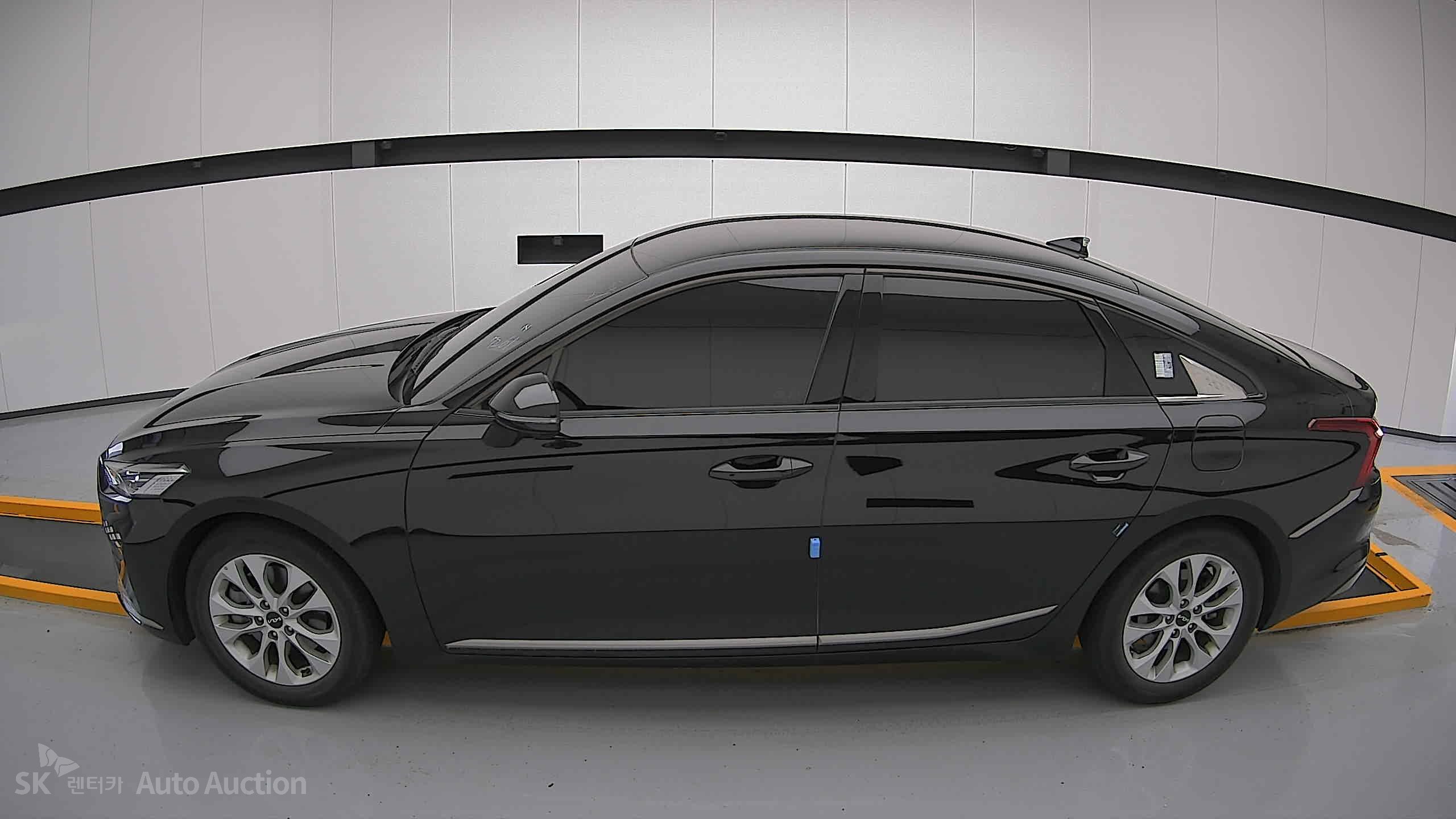 2022 - kia k8