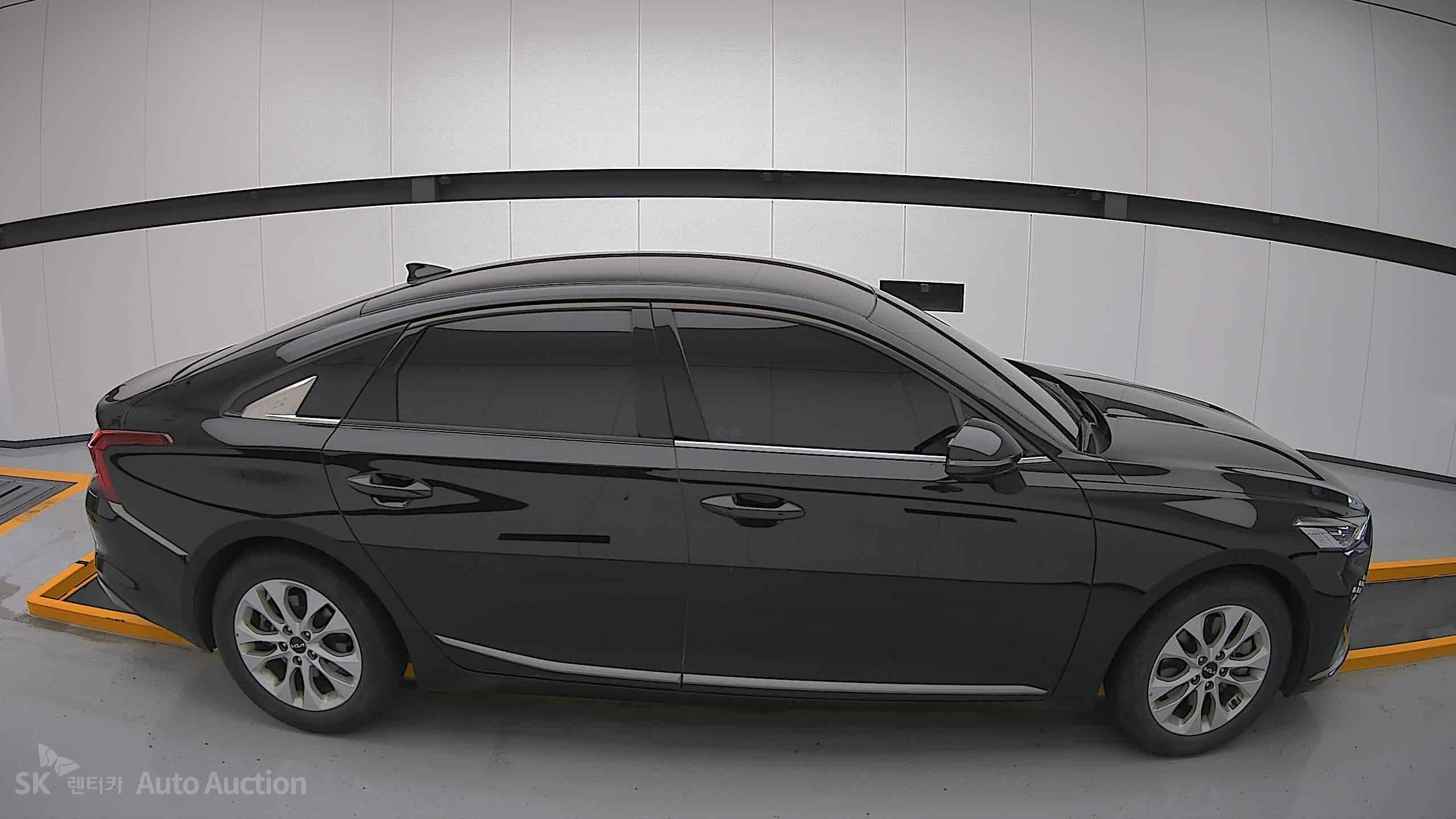 2022 - kia k8