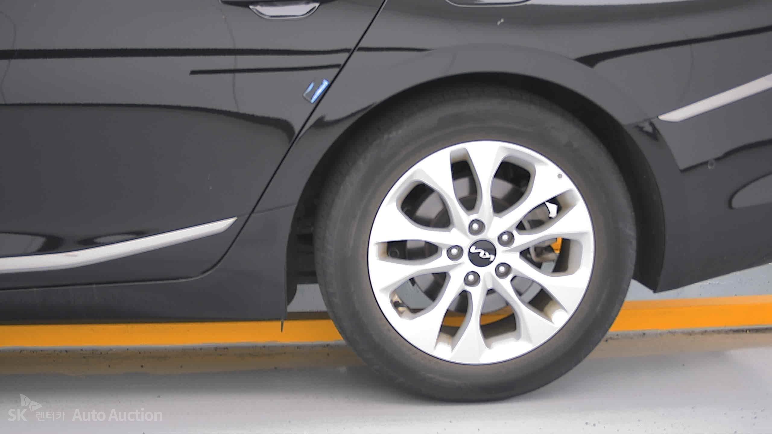 2022 - kia k8