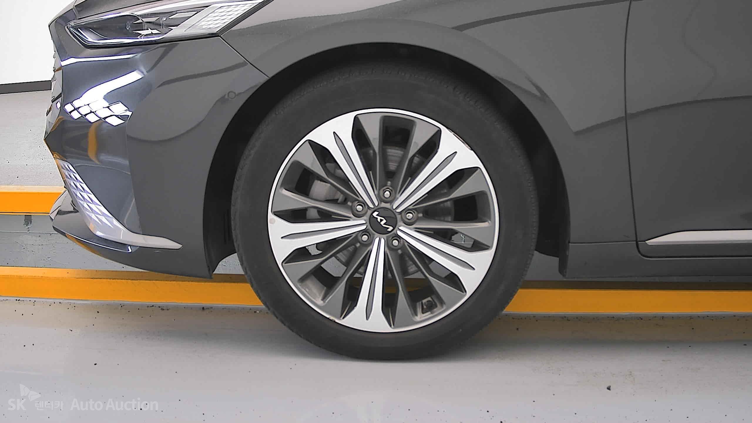 2023 - kia k8