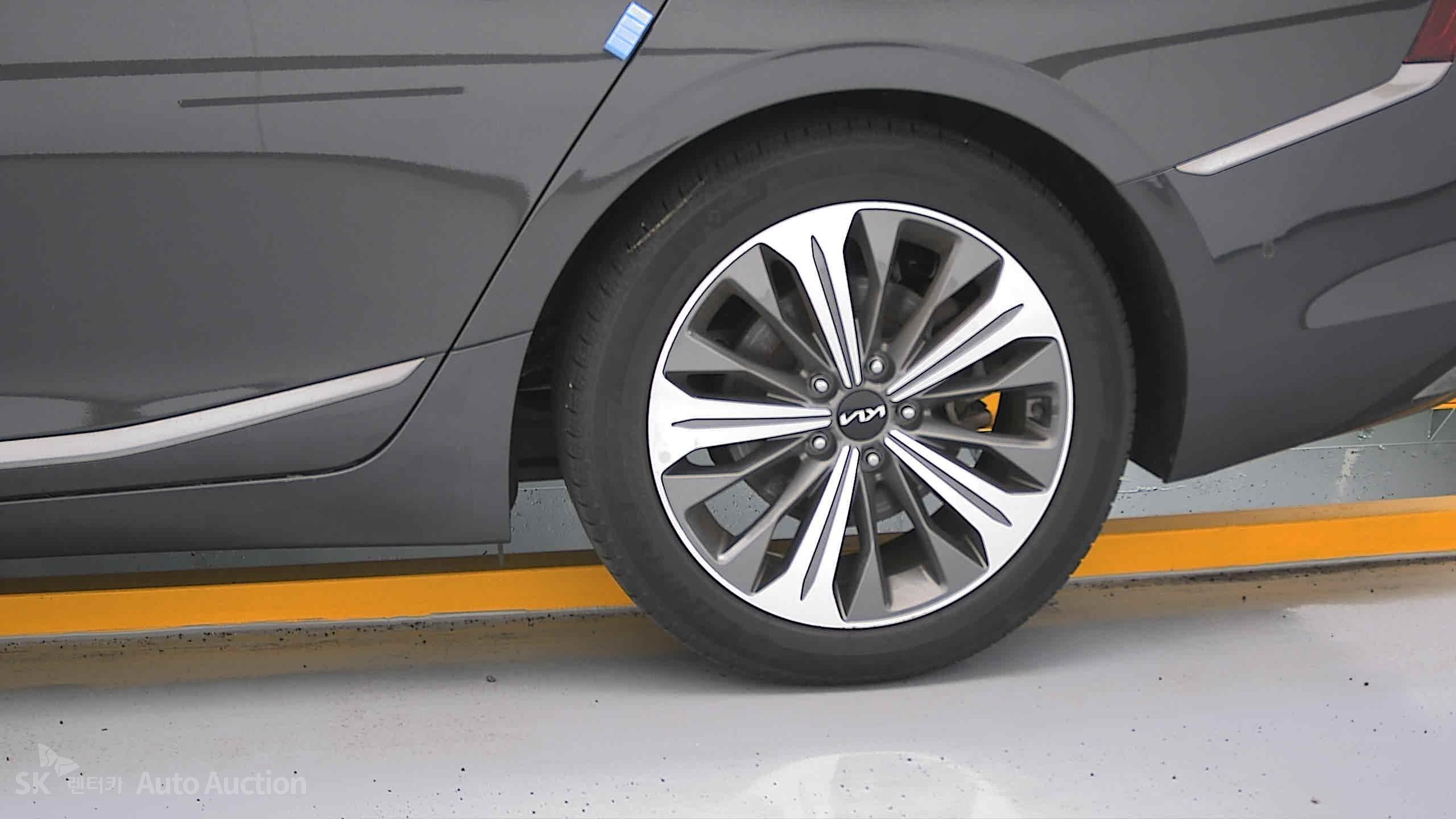 2023 - kia k8