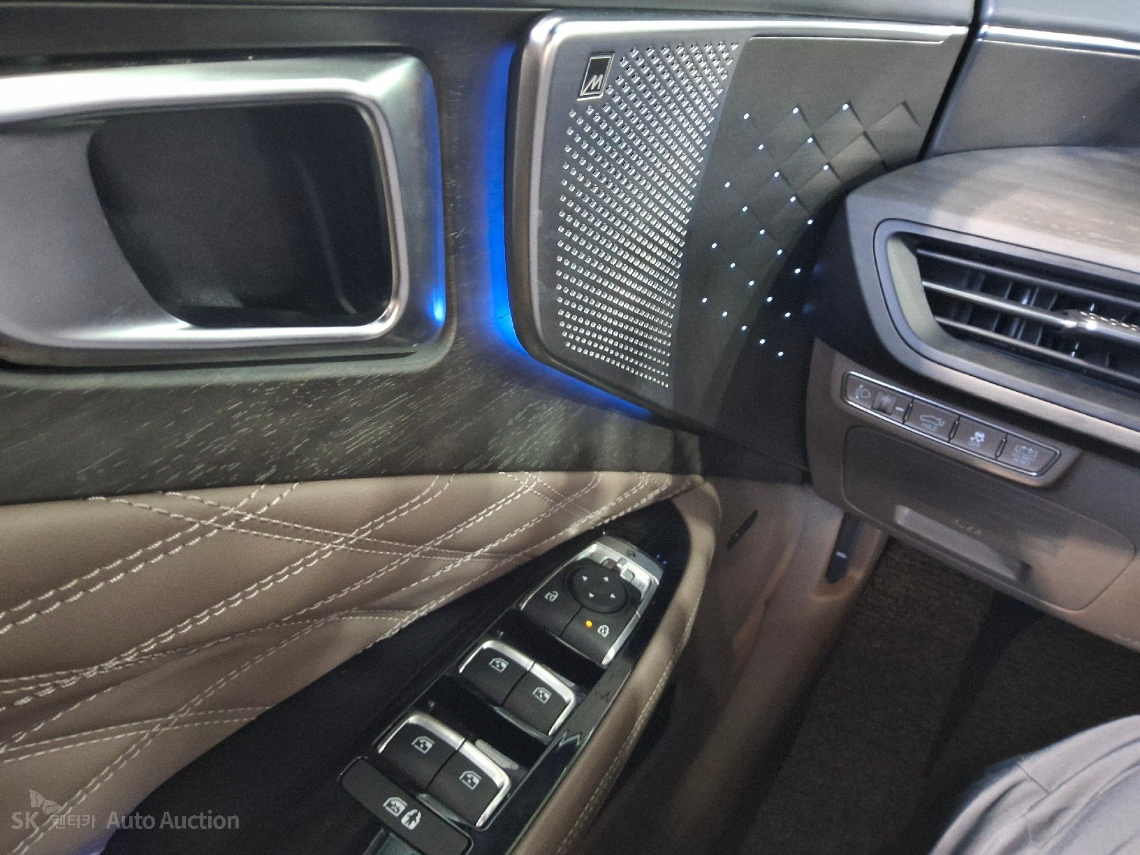 2023 - kia k8