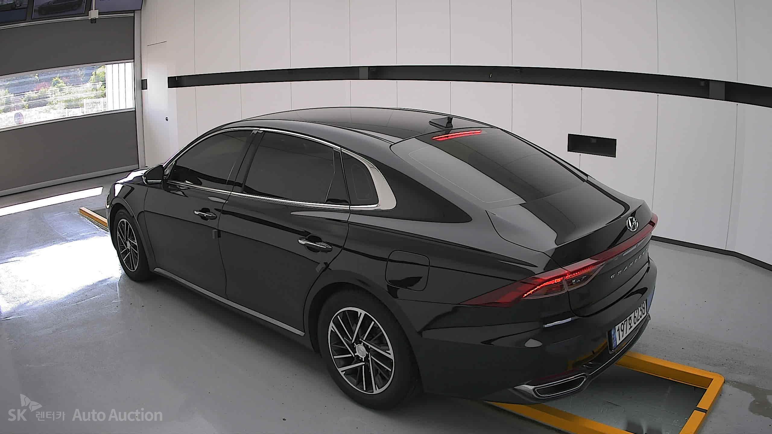 2022 - hyundai grandeur