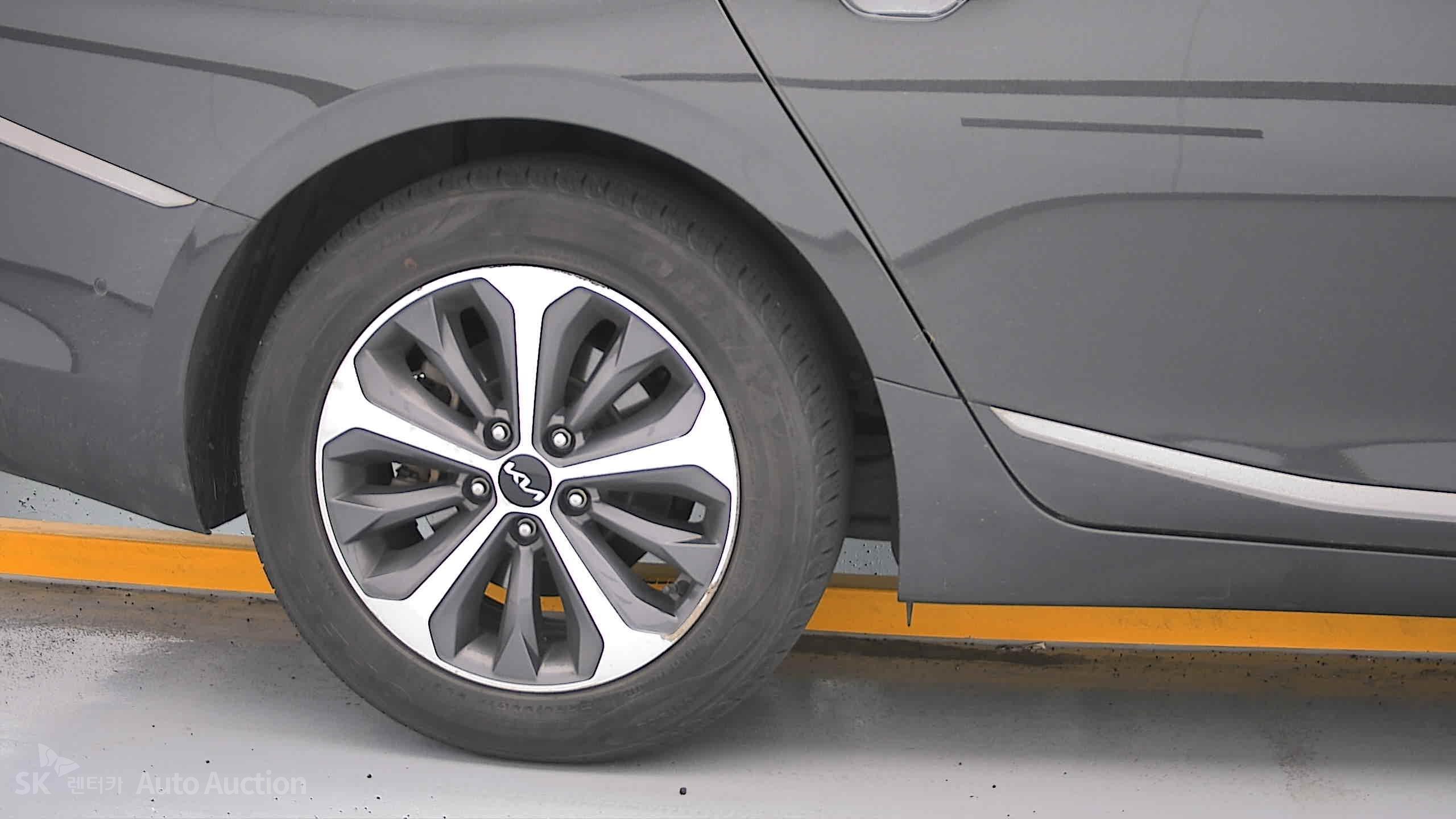 2023 - kia k8