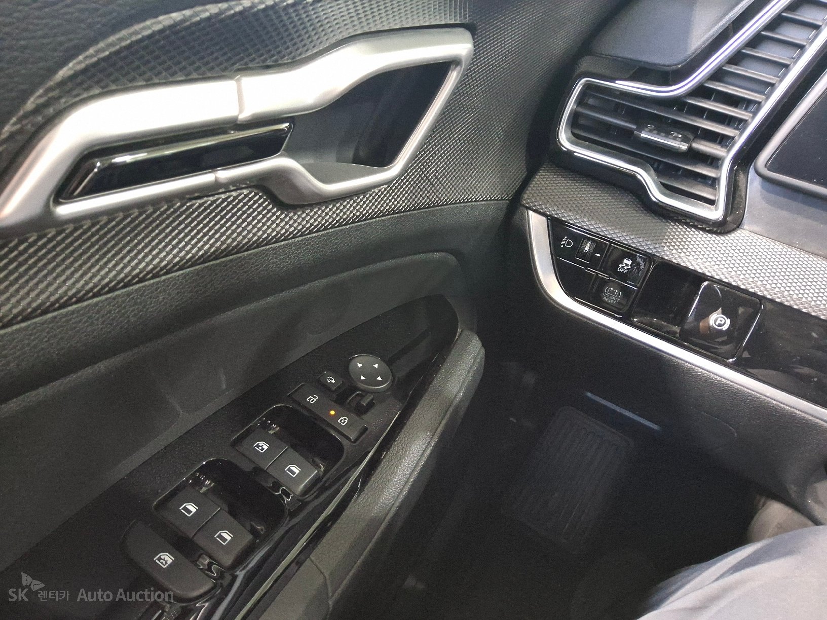 2023 - kia sportage