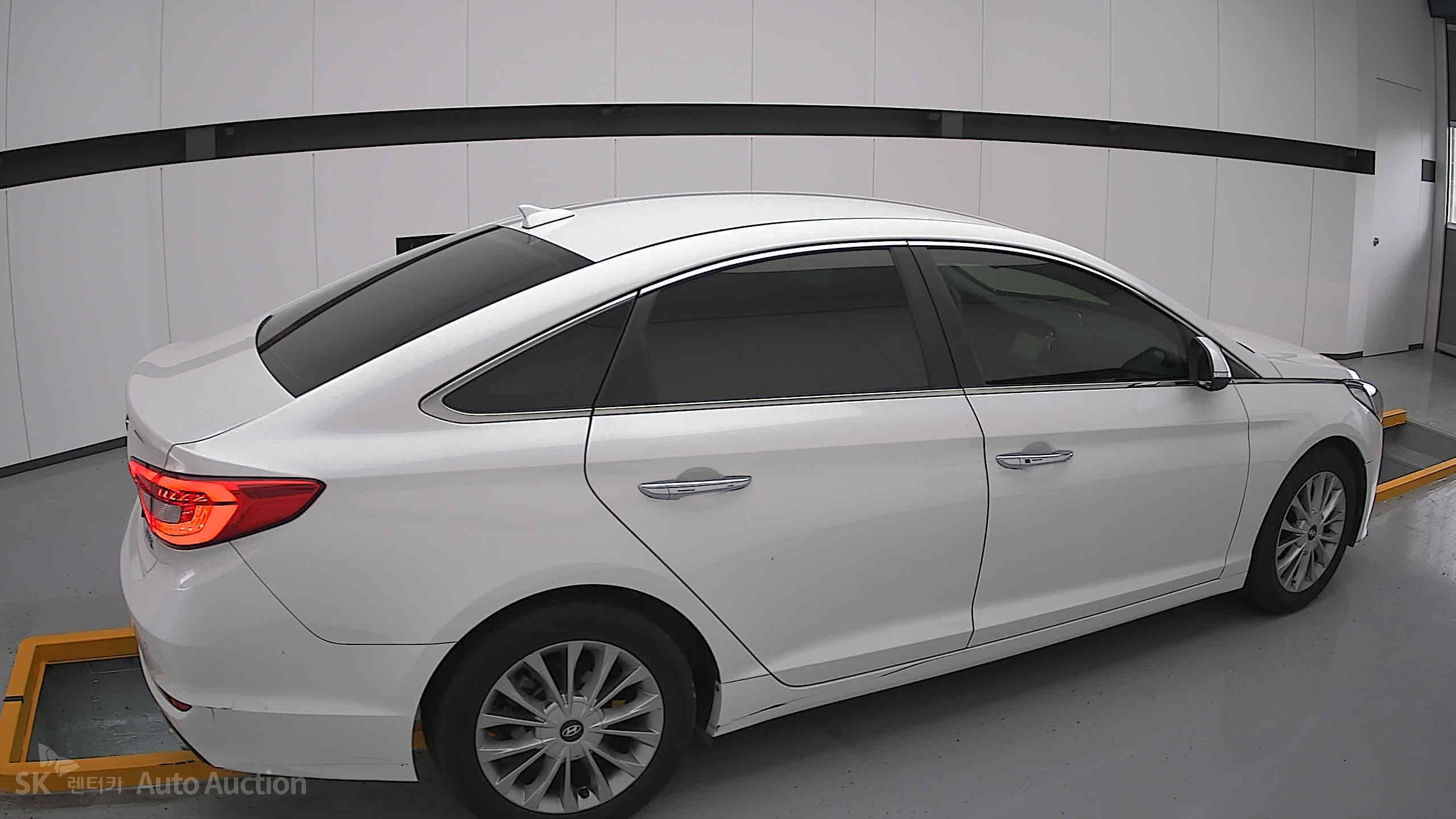 2017 - hyundai lf sonata