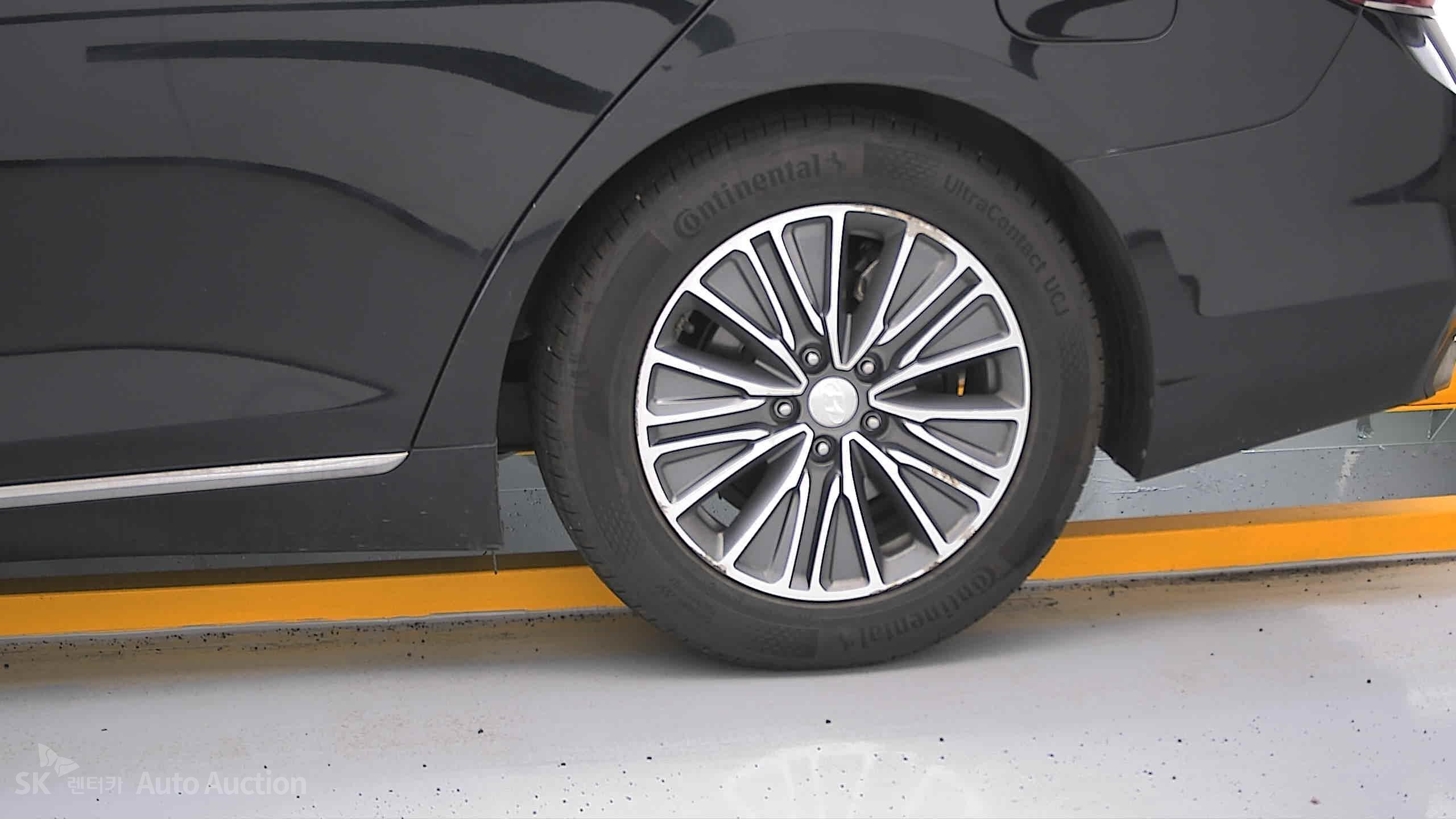 2018 - hyundai grandeur