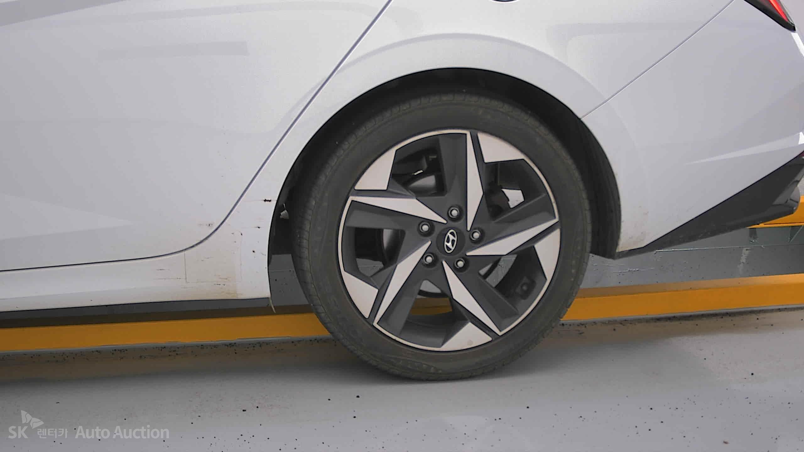 2021 - hyundai avante