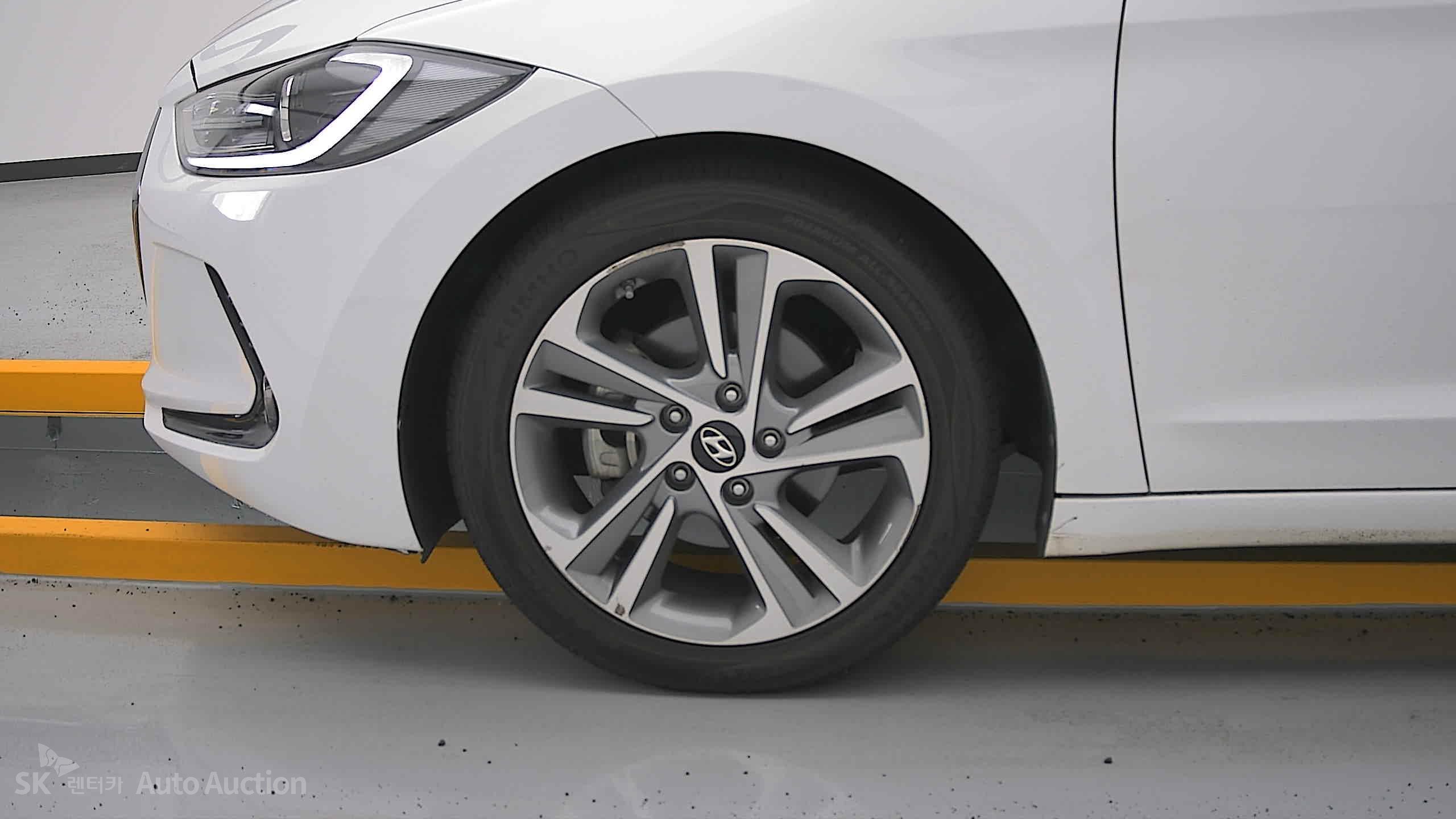 2017 - hyundai avante ad