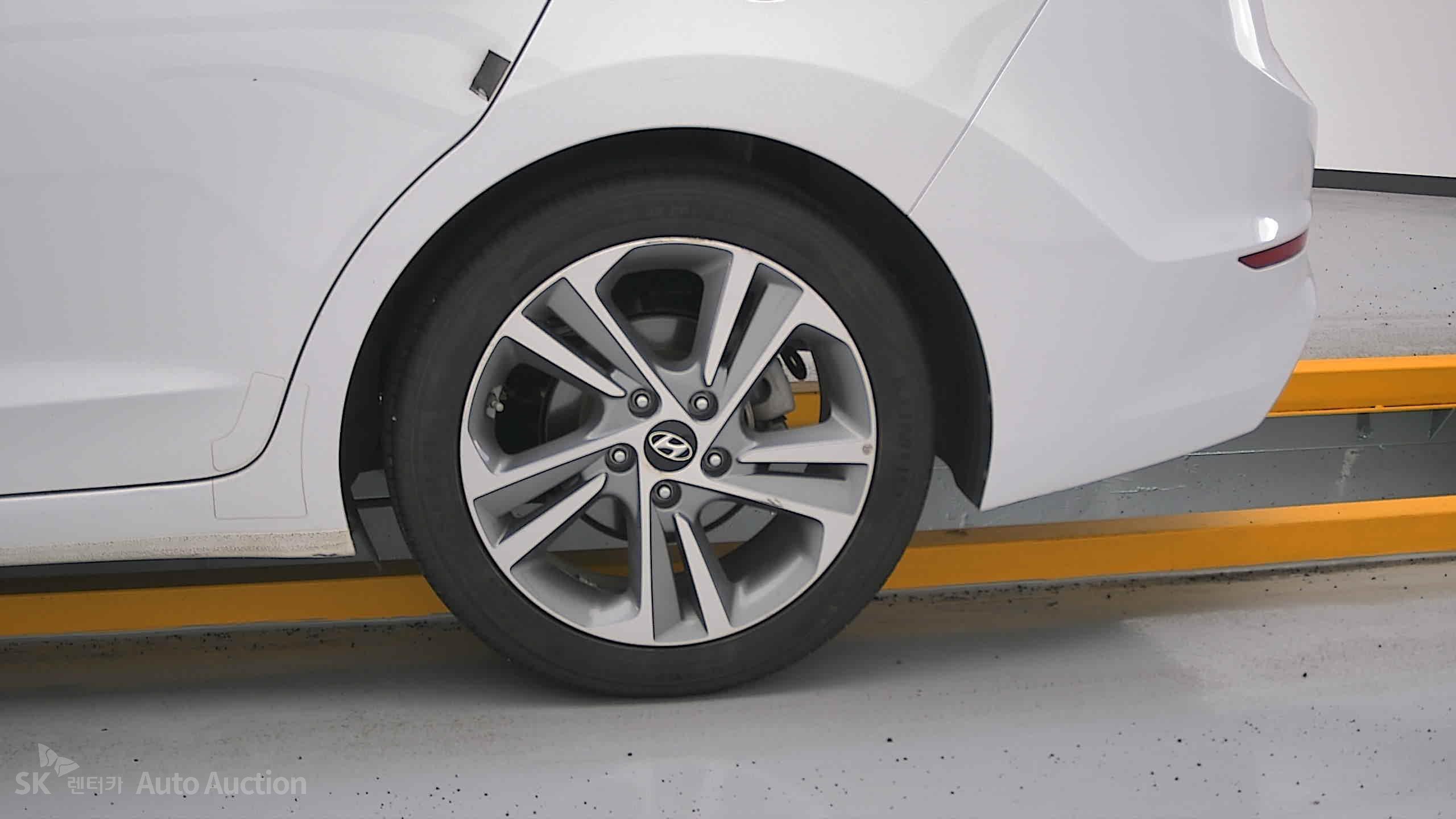 2017 - hyundai avante ad