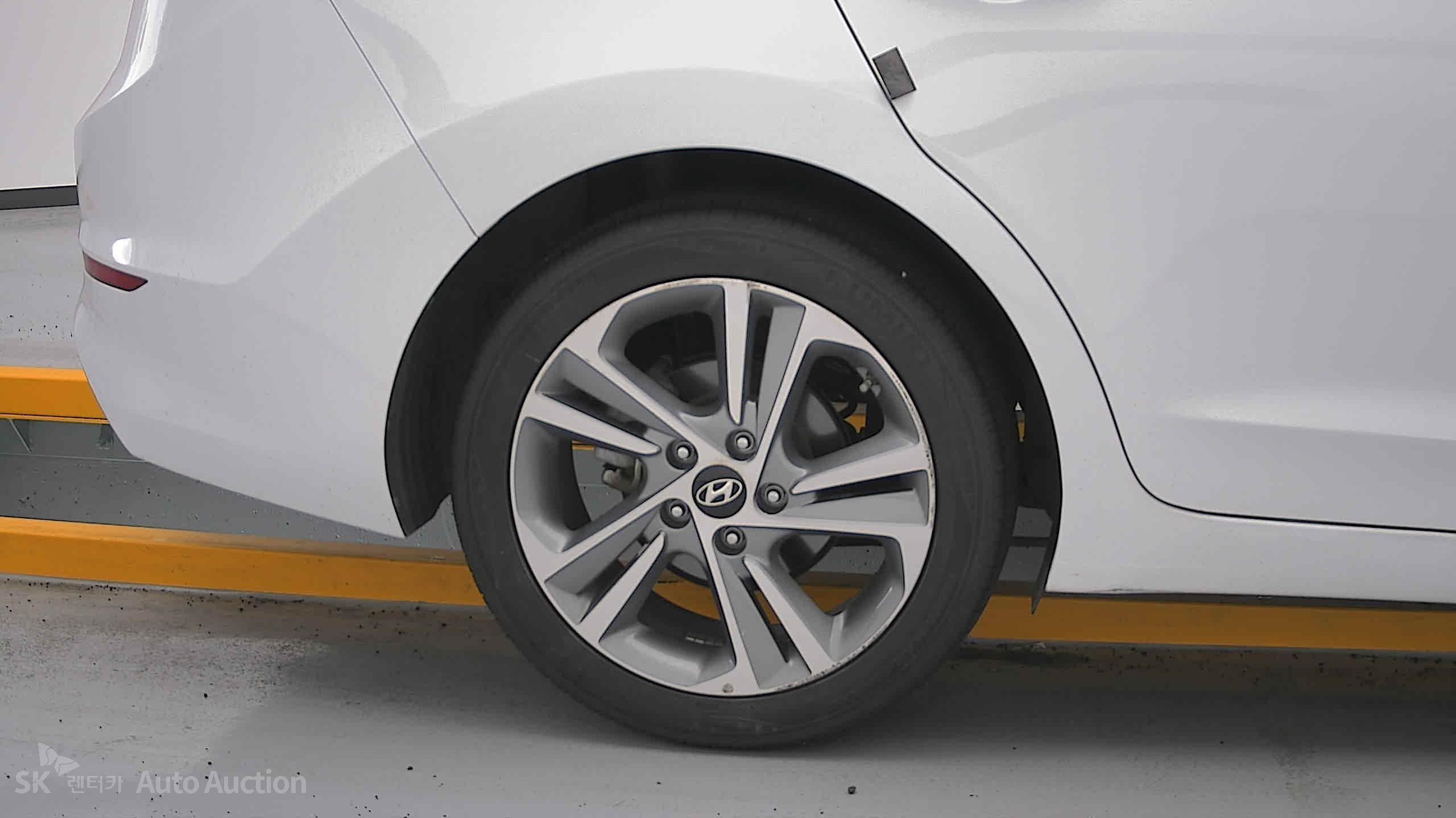 2017 - hyundai avante ad