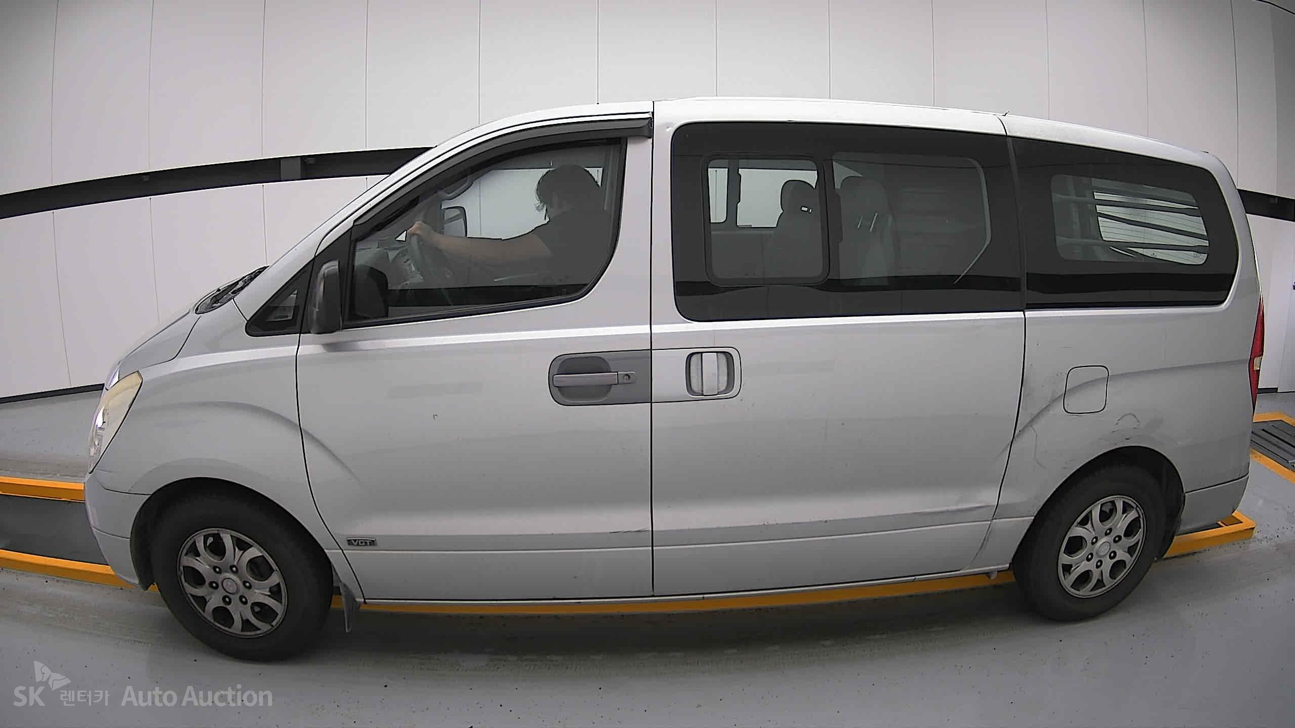 2009 - hyundai grand starex
