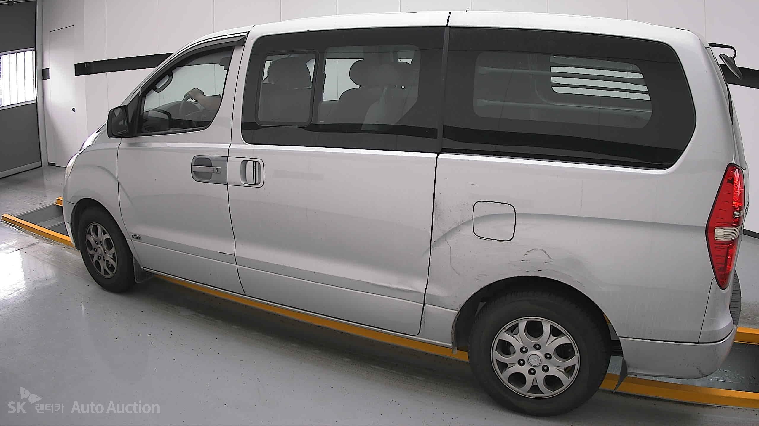 2009 - hyundai grand starex