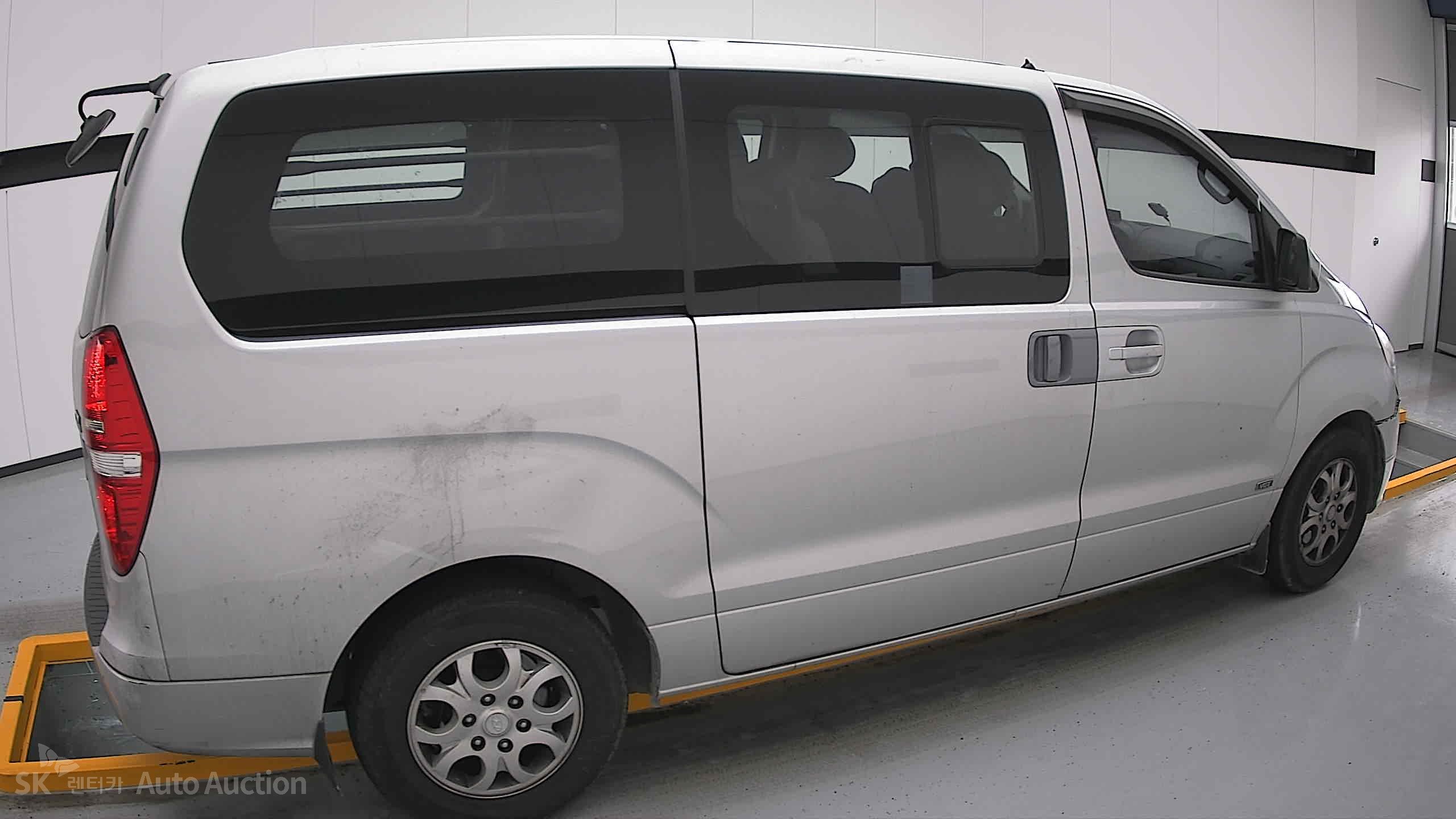 2009 - hyundai grand starex