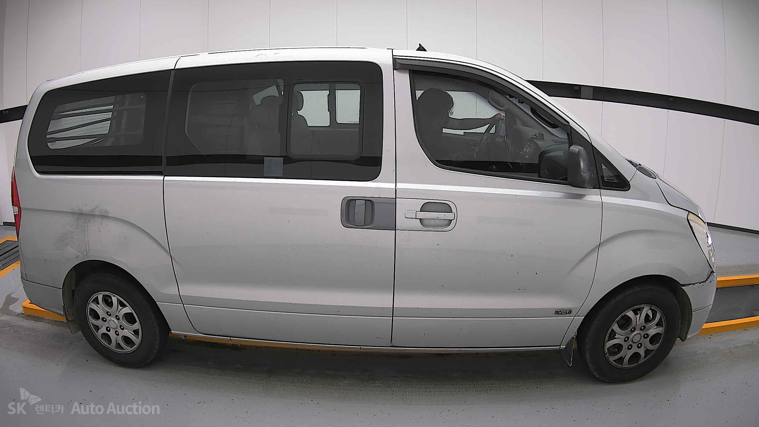 2009 - hyundai grand starex