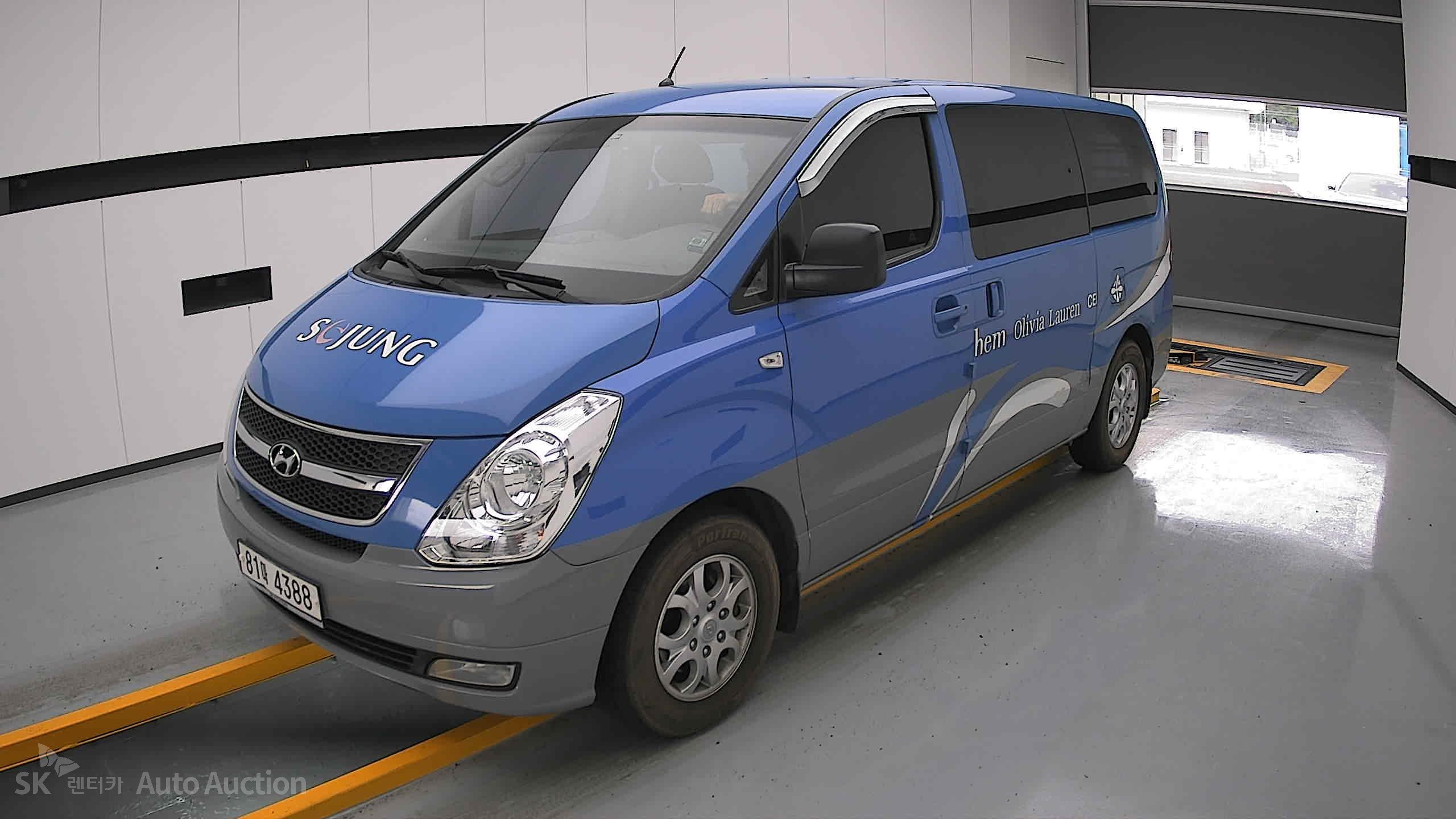 2012 - hyundai grand starex