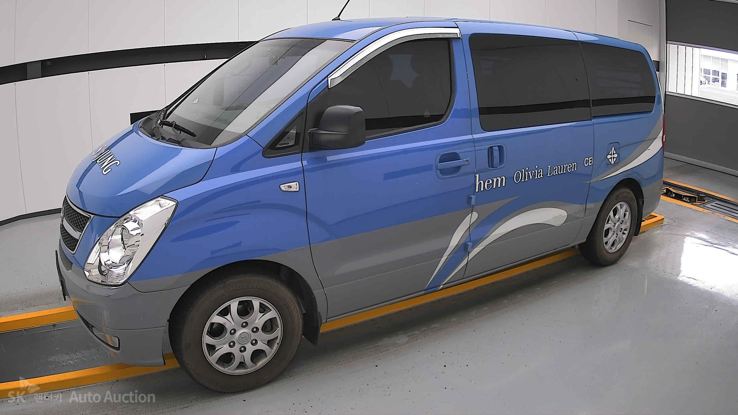 2012 - hyundai grand starex