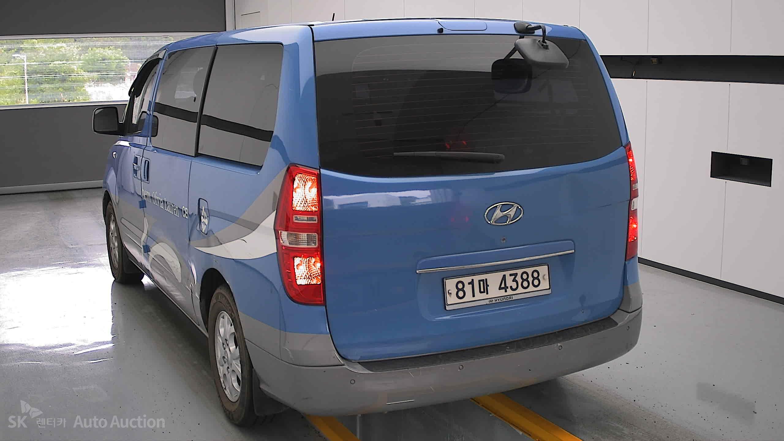 2012 - hyundai grand starex