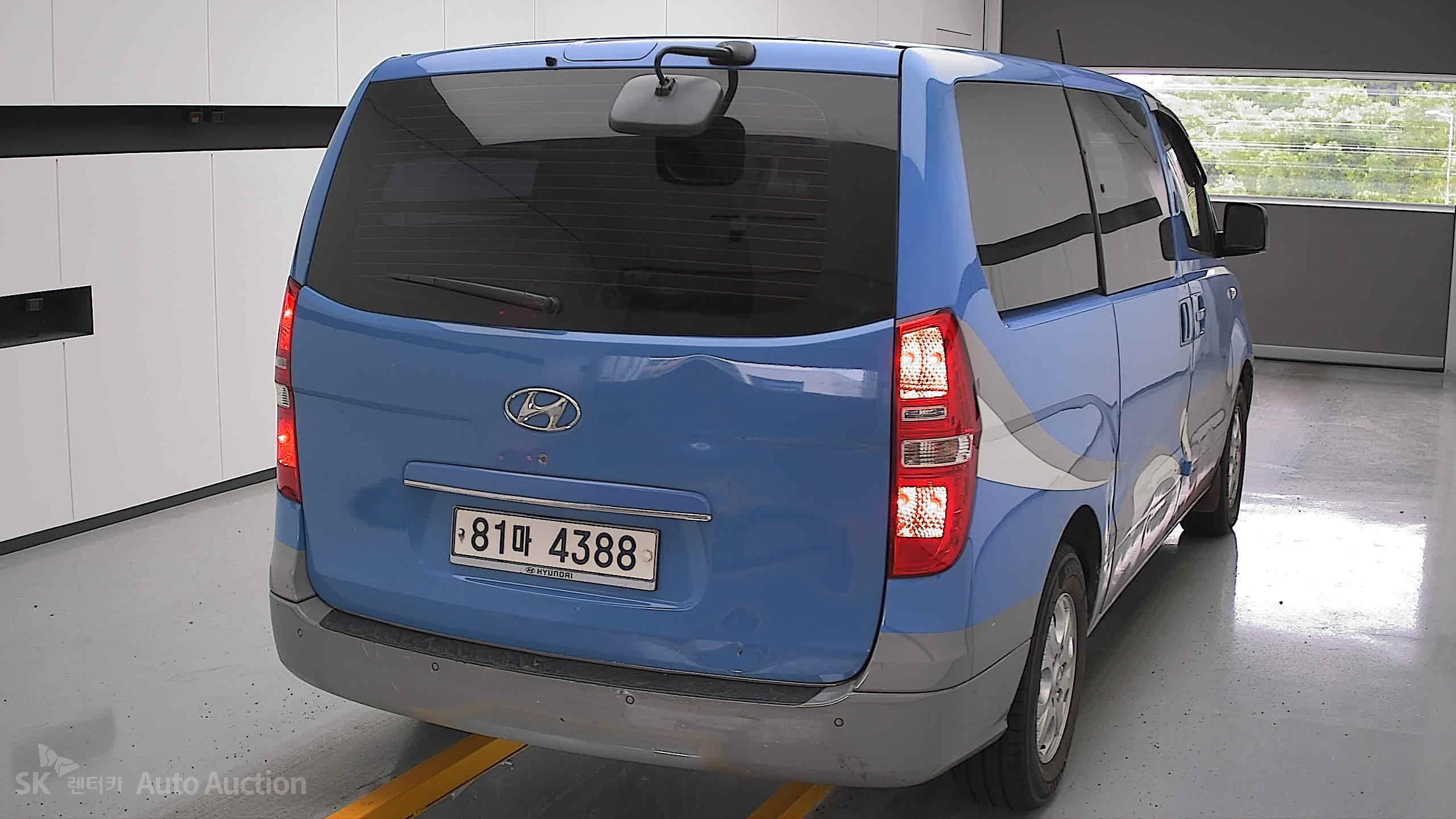 2012 - hyundai grand starex