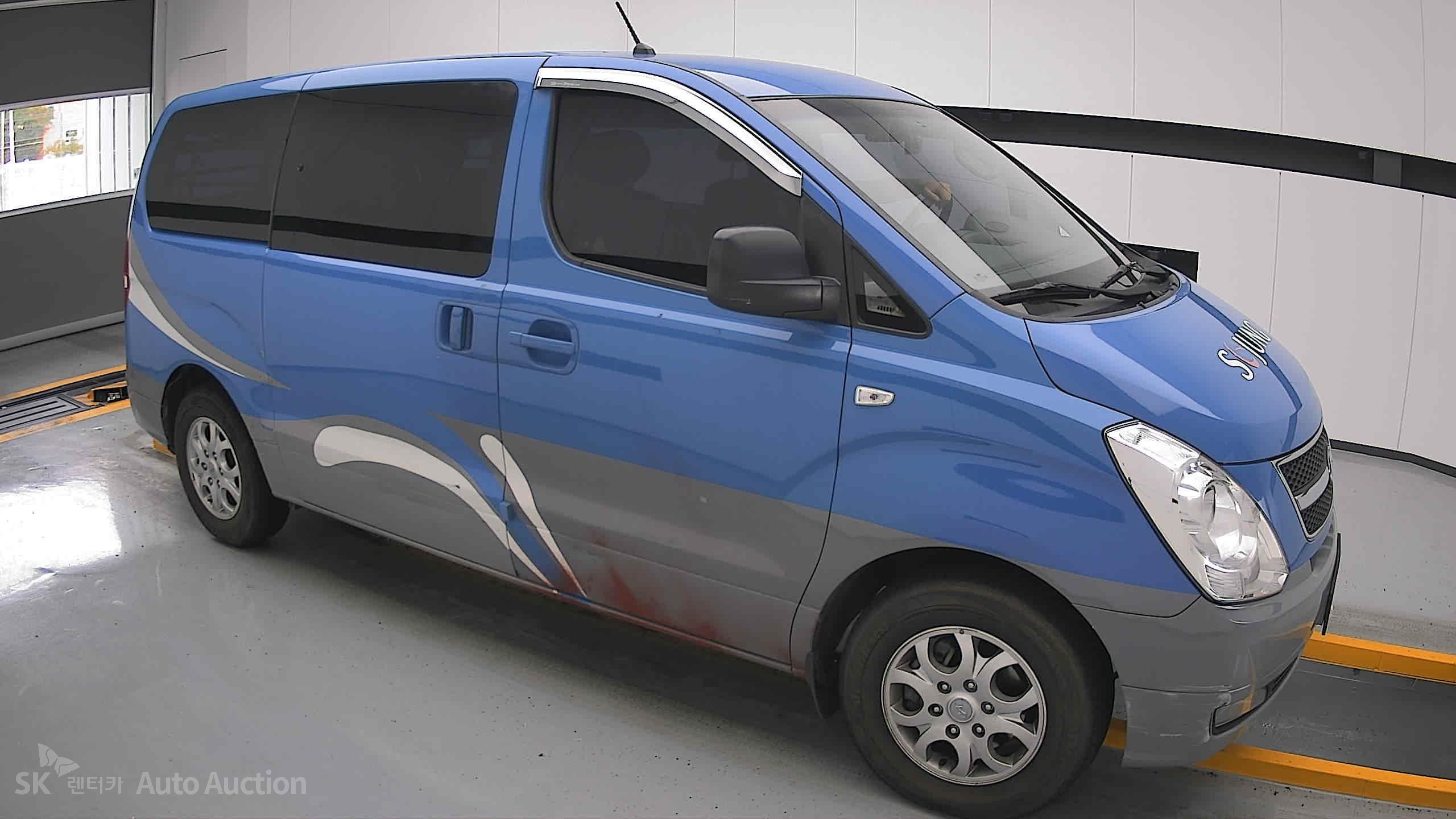 2012 - hyundai grand starex