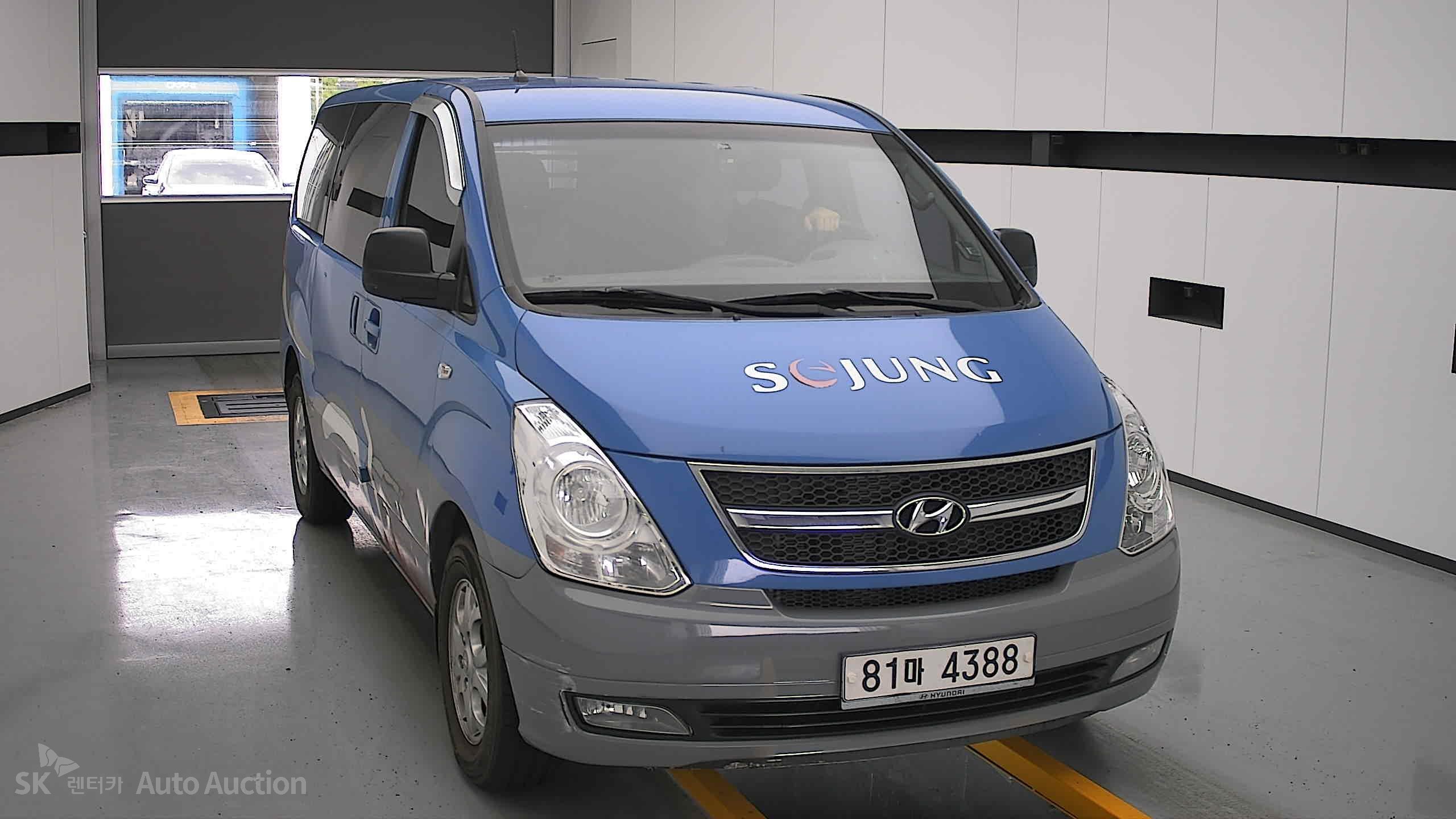 2012 - hyundai grand starex
