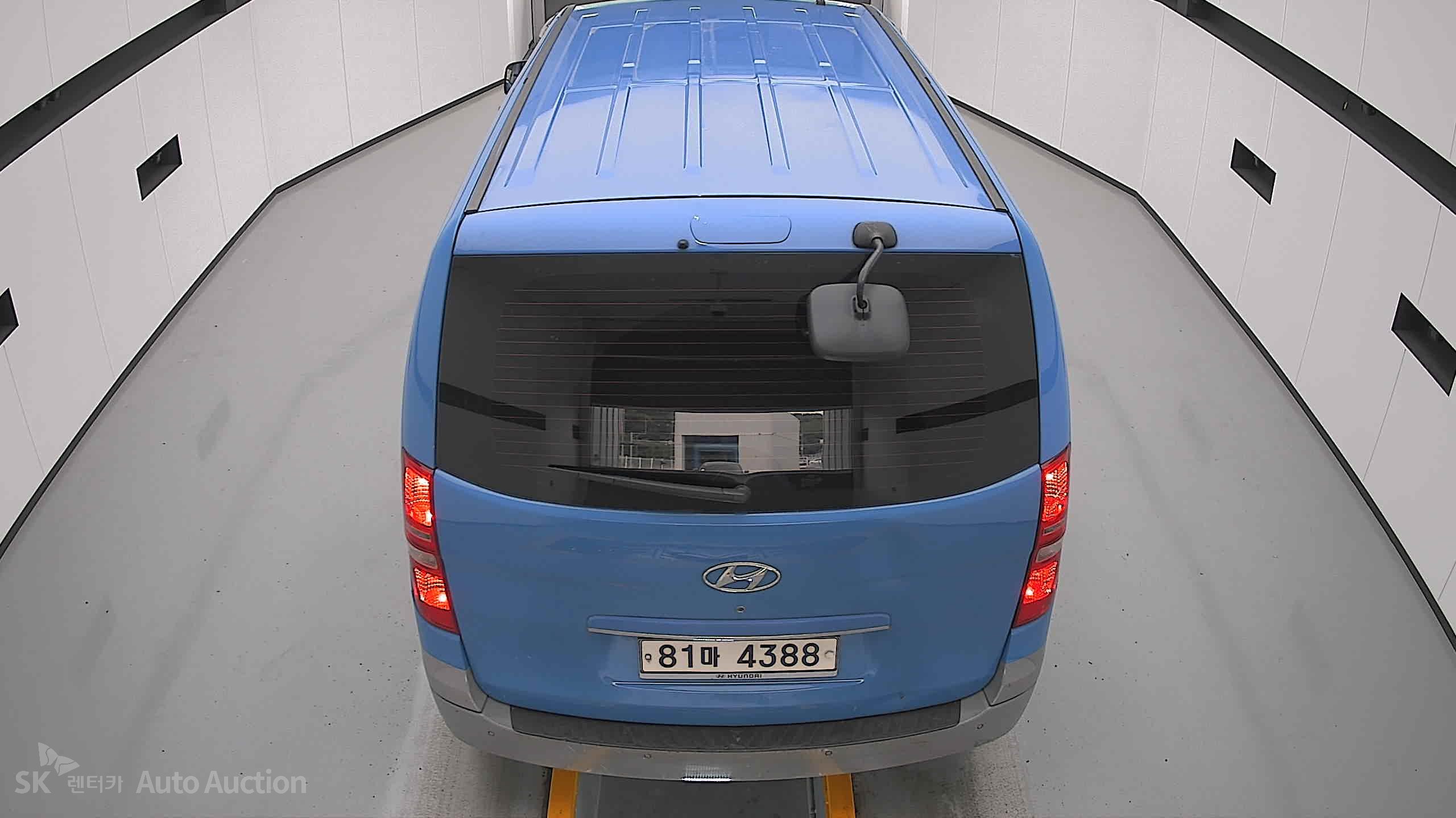 2012 - hyundai grand starex