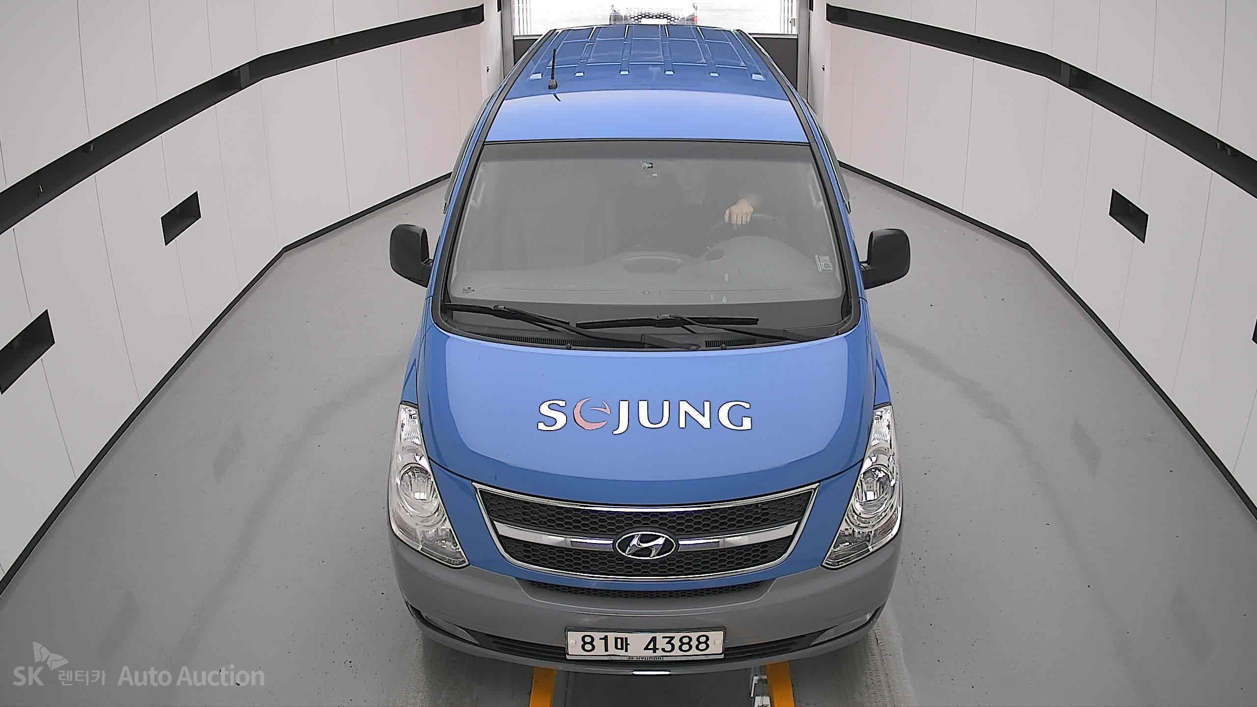 2012 - hyundai grand starex
