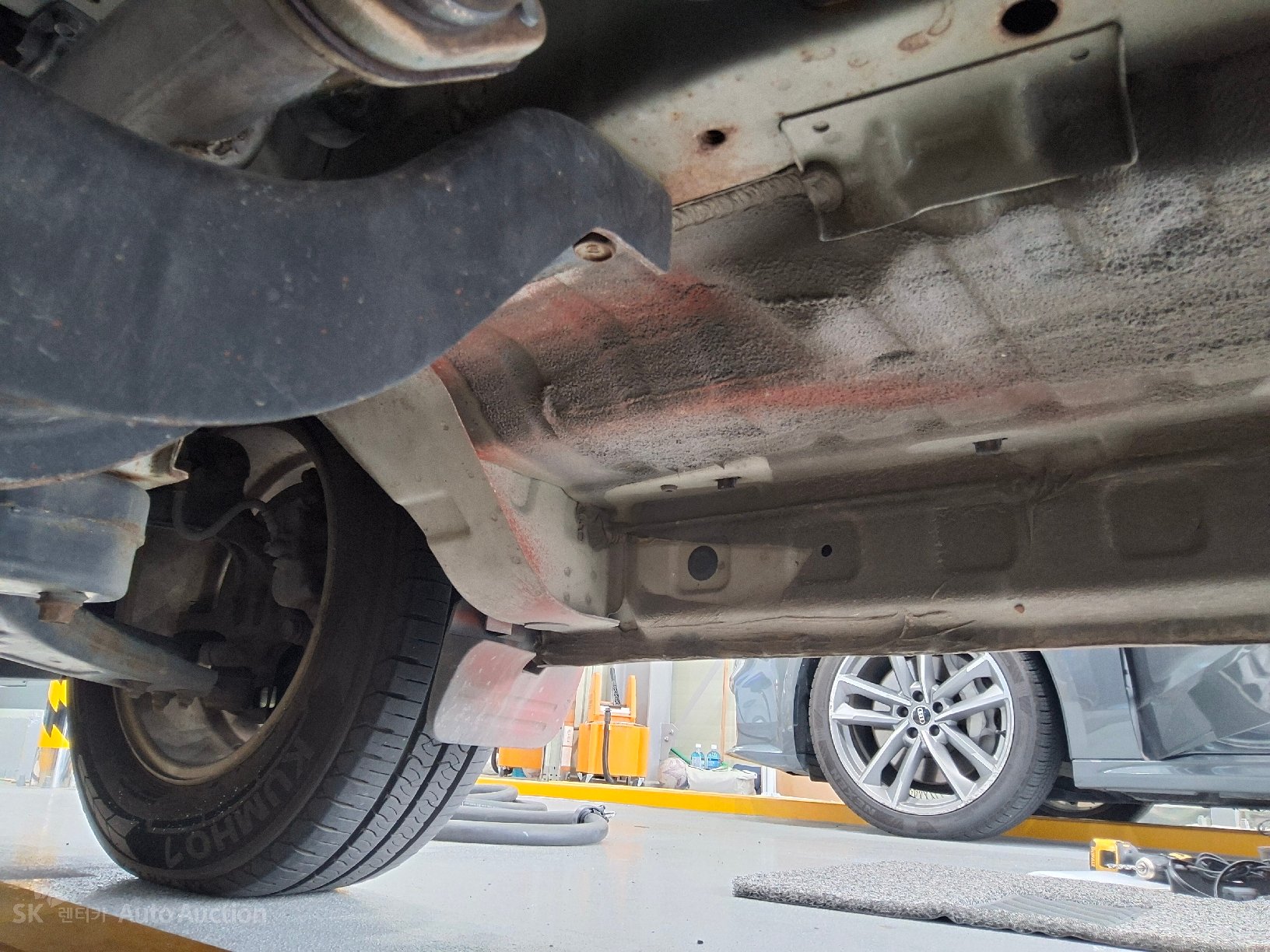 2012 - hyundai grand starex
