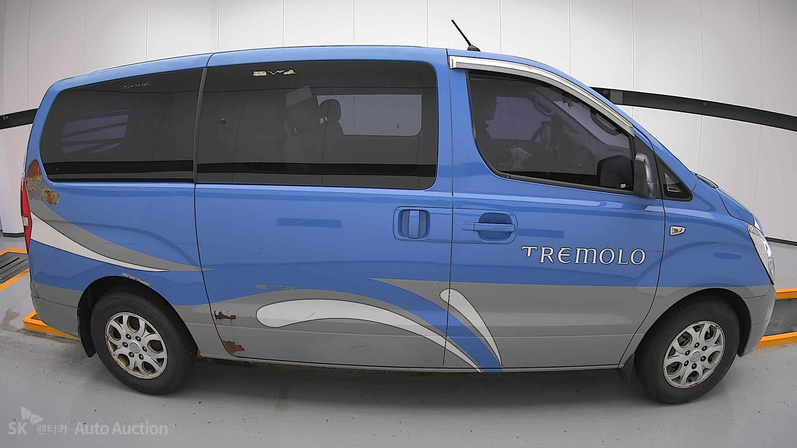 2012 - hyundai grand starex