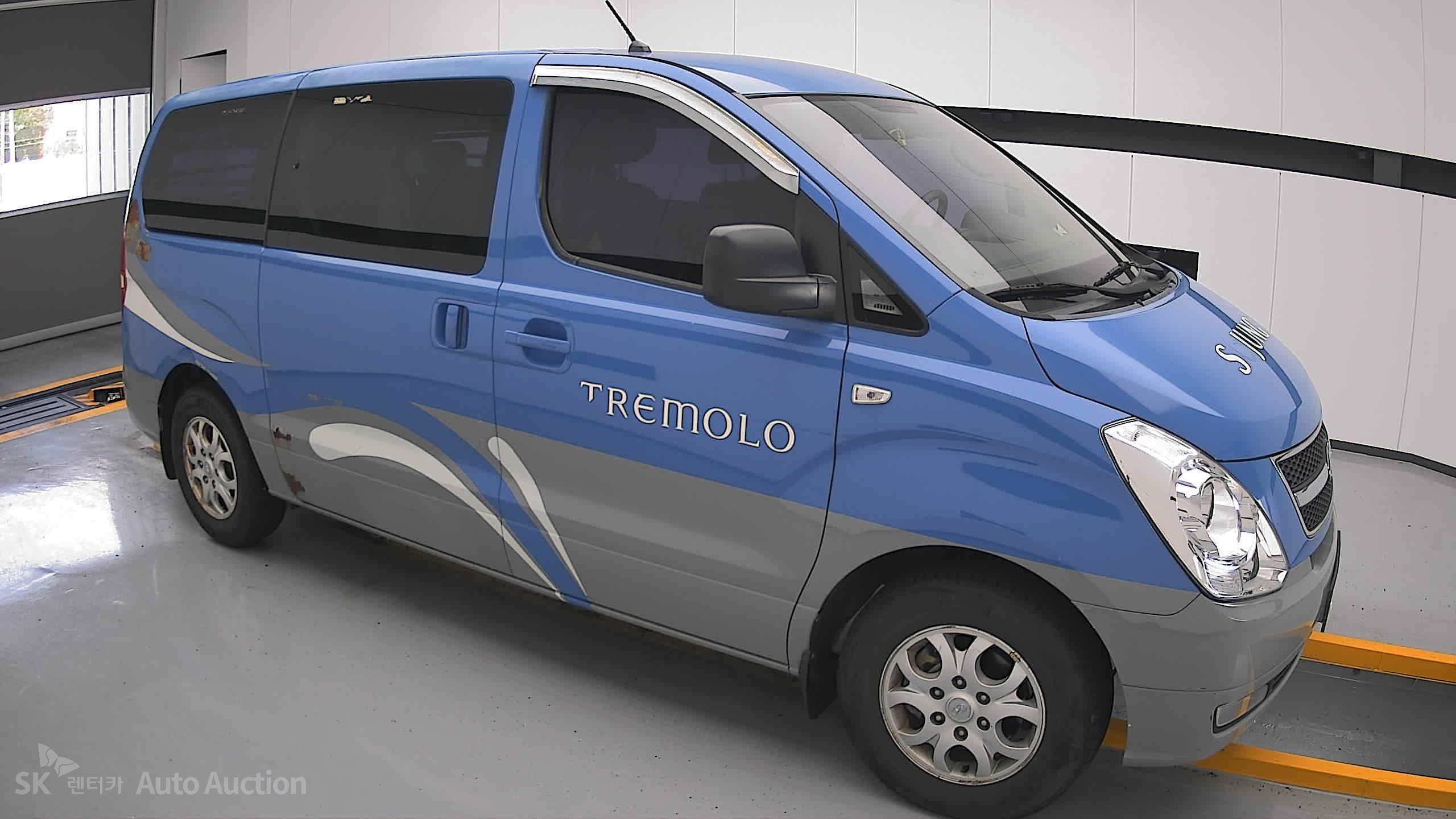 2012 - hyundai grand starex