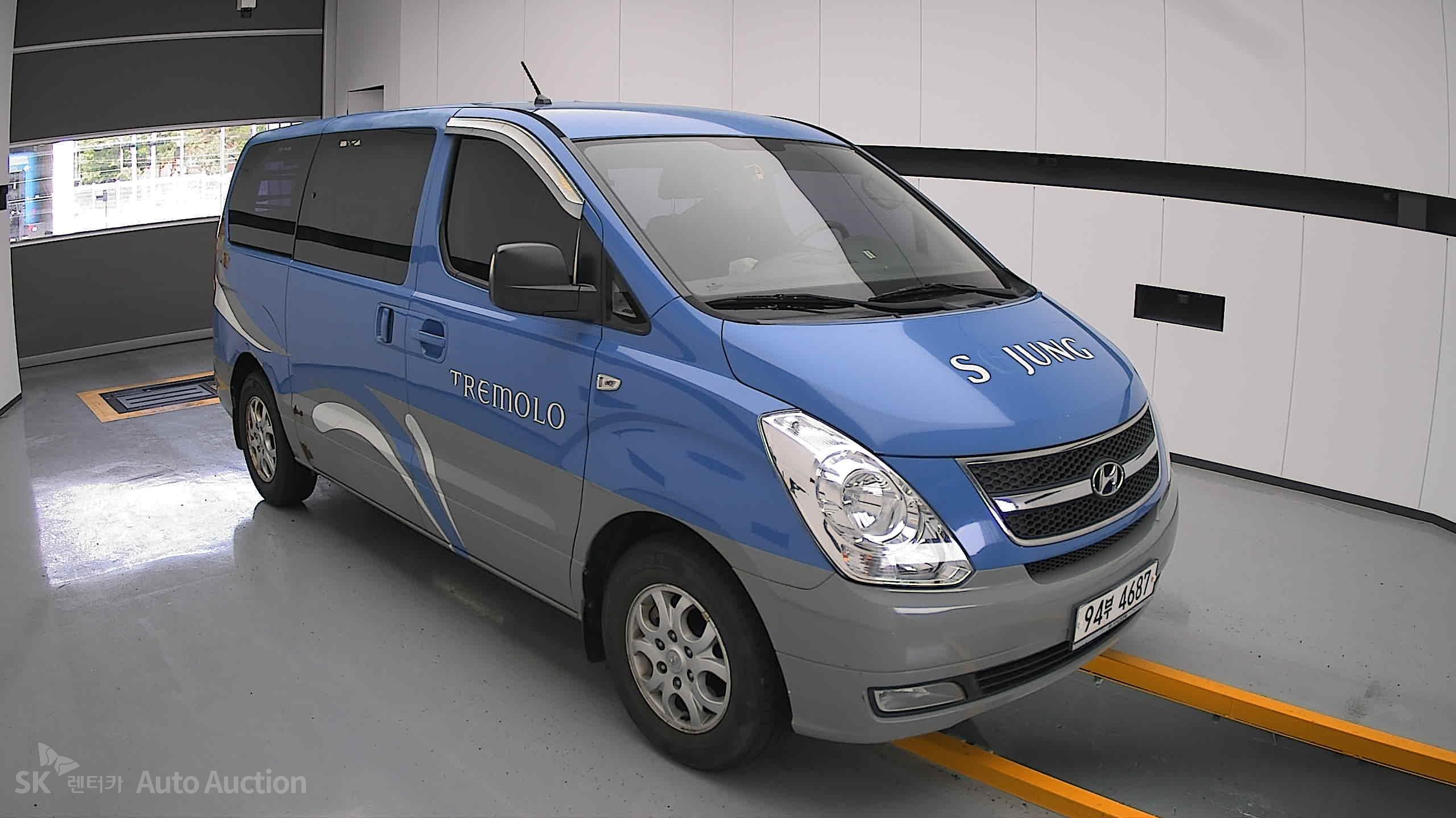 2012 - hyundai grand starex