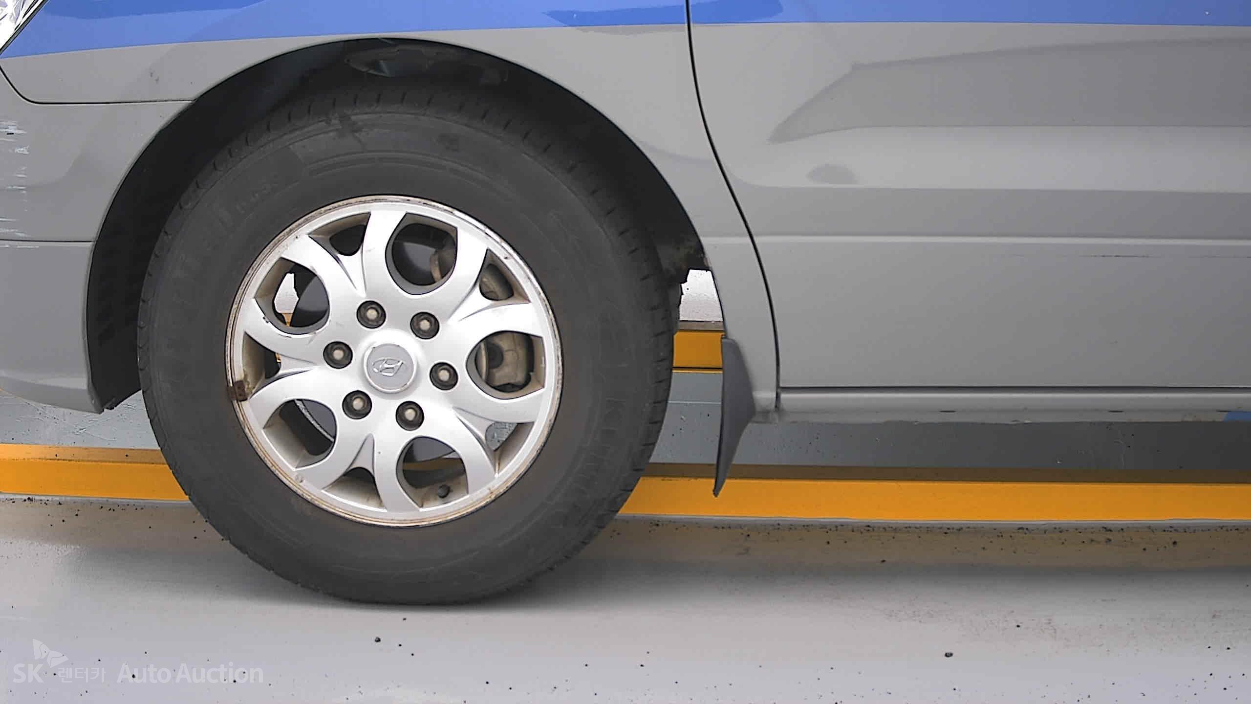 2012 - hyundai grand starex