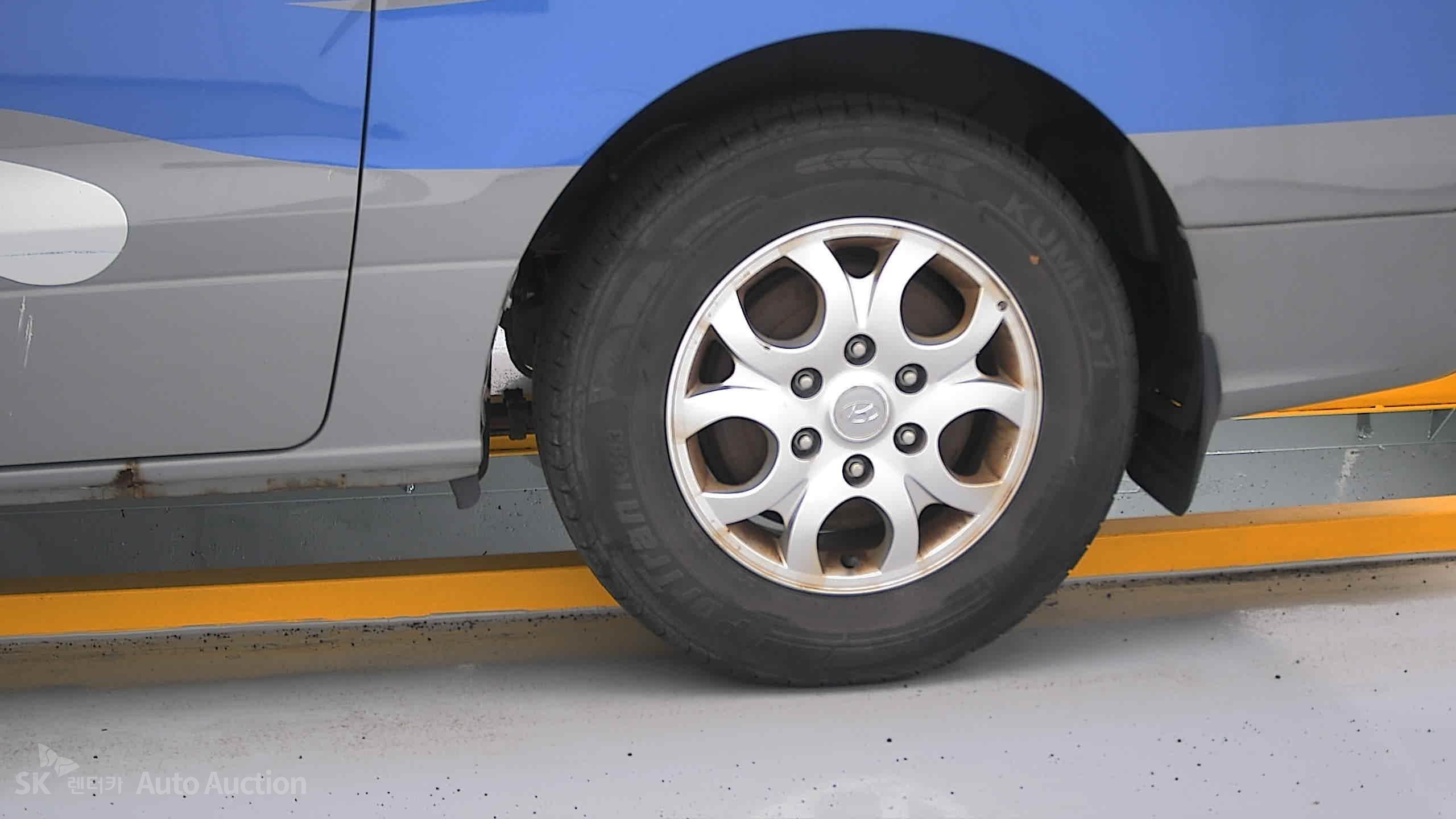 2012 - hyundai grand starex
