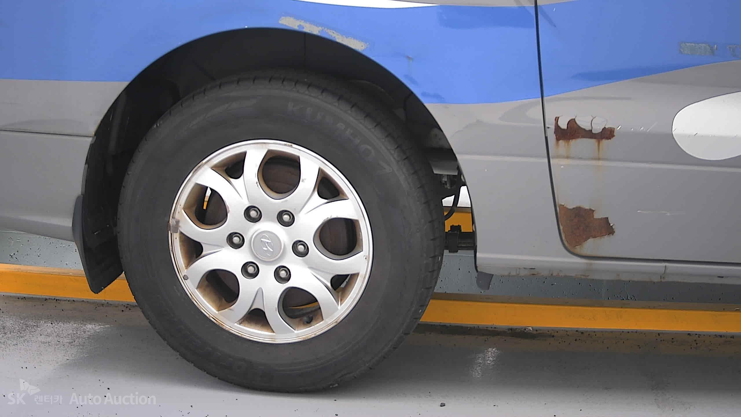 2012 - hyundai grand starex