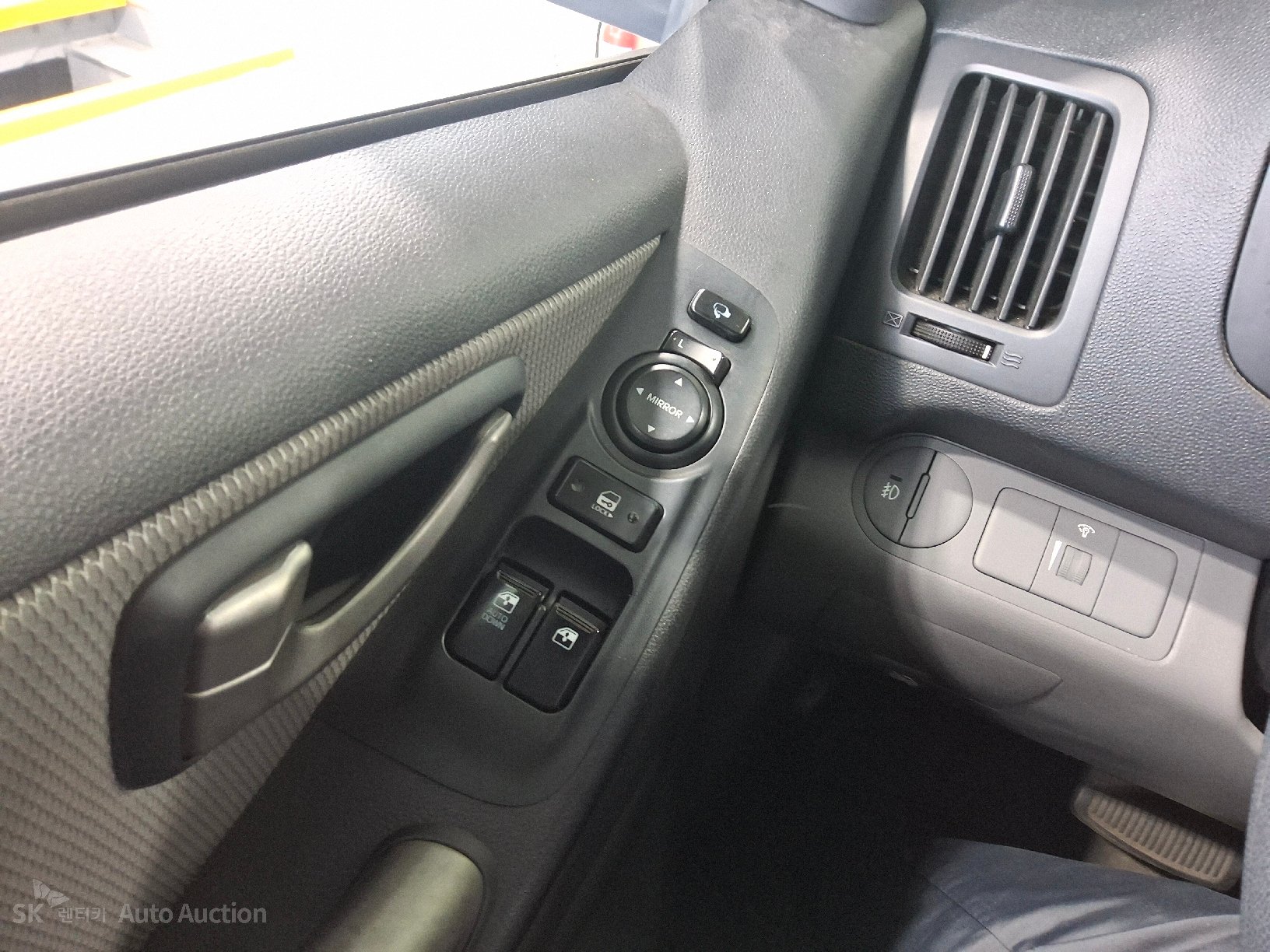 2012 - hyundai grand starex