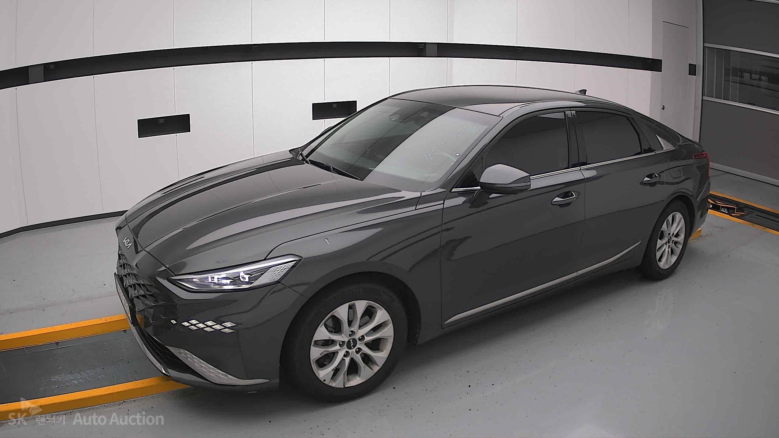2023 - kia k8