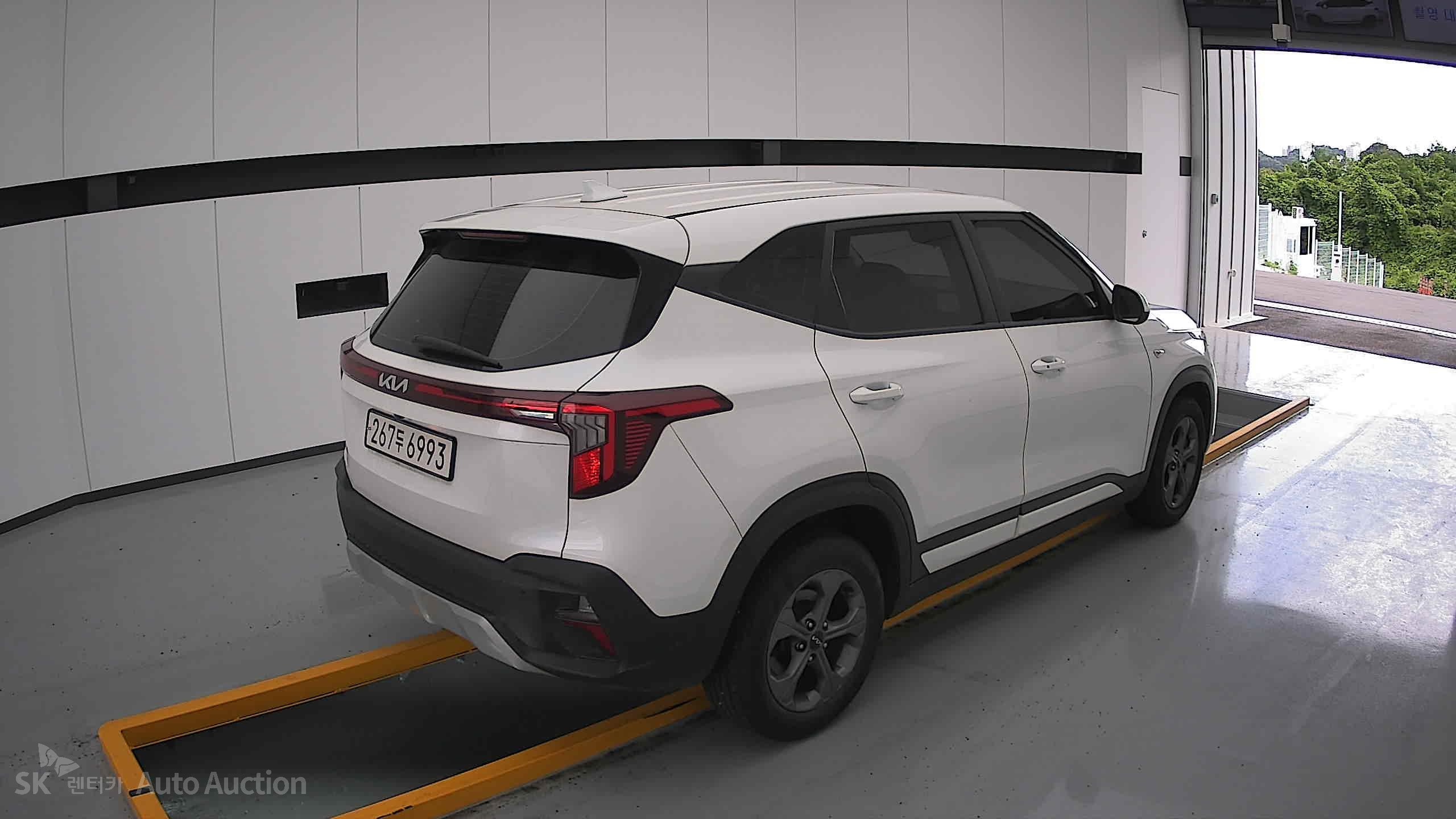 2023 - kia seltos