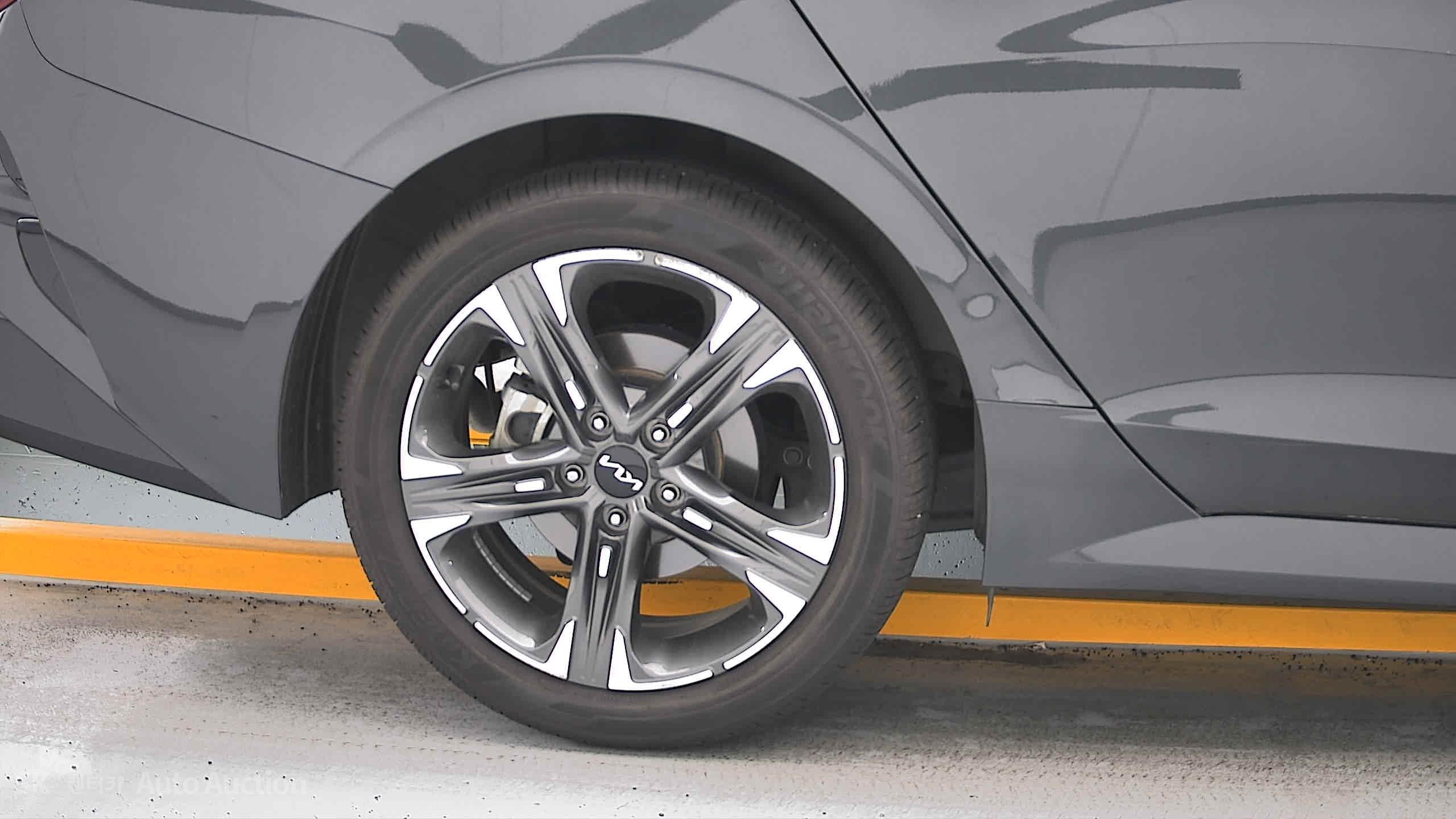 2022 - kia k5