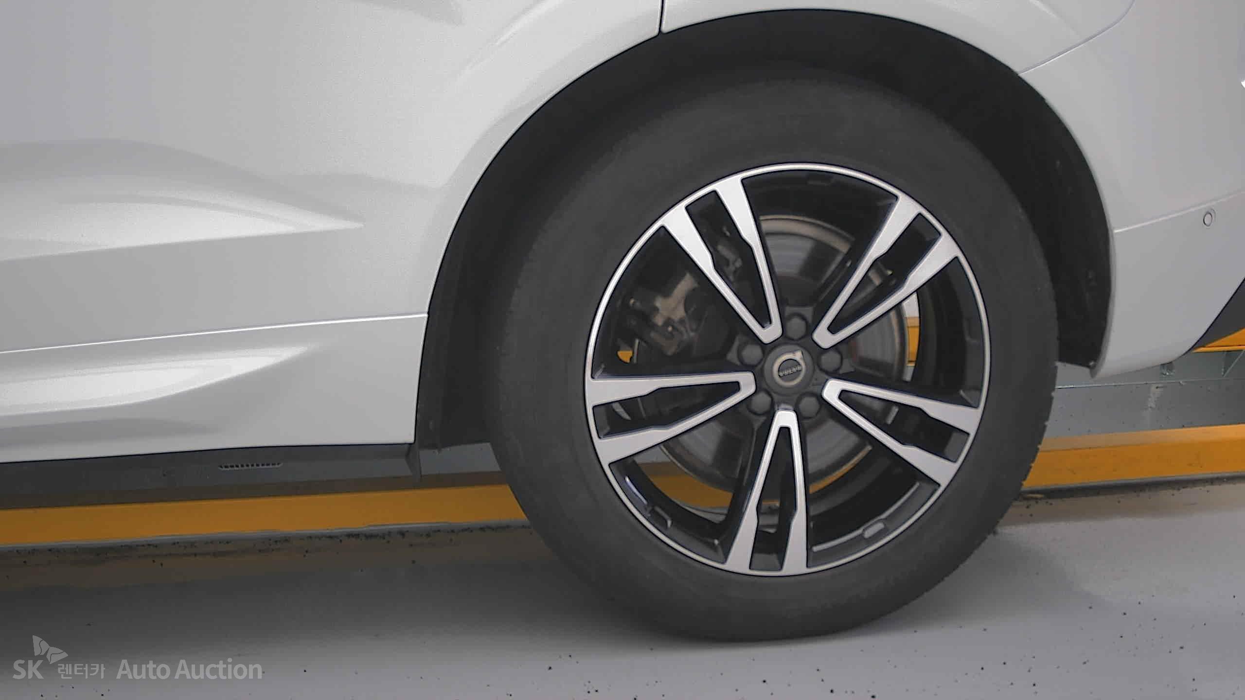 2019 - volvo xc60