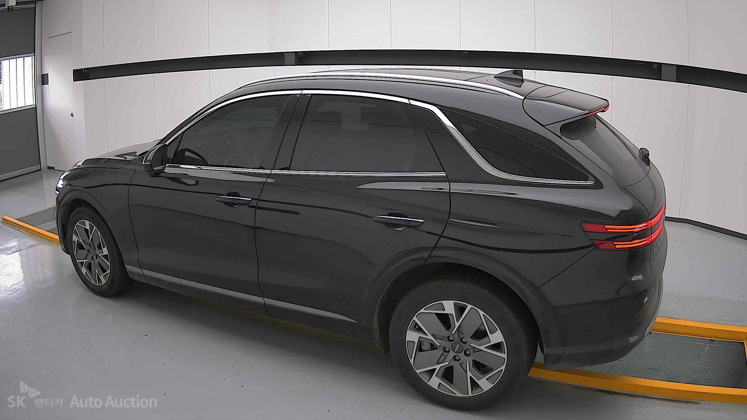 2022 - genesis egv70